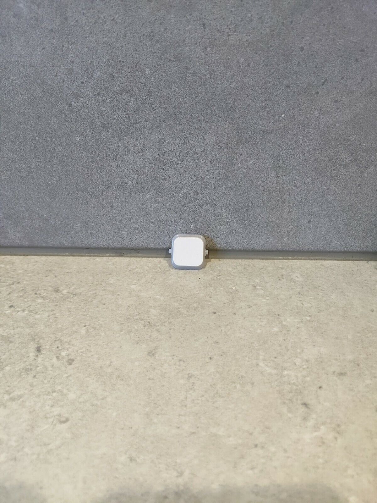 CLIPSAL ICONIC 40AR-VW | 'BLANK' DOLLY ROCKER | VIVID WHITE | SINGLE BUY