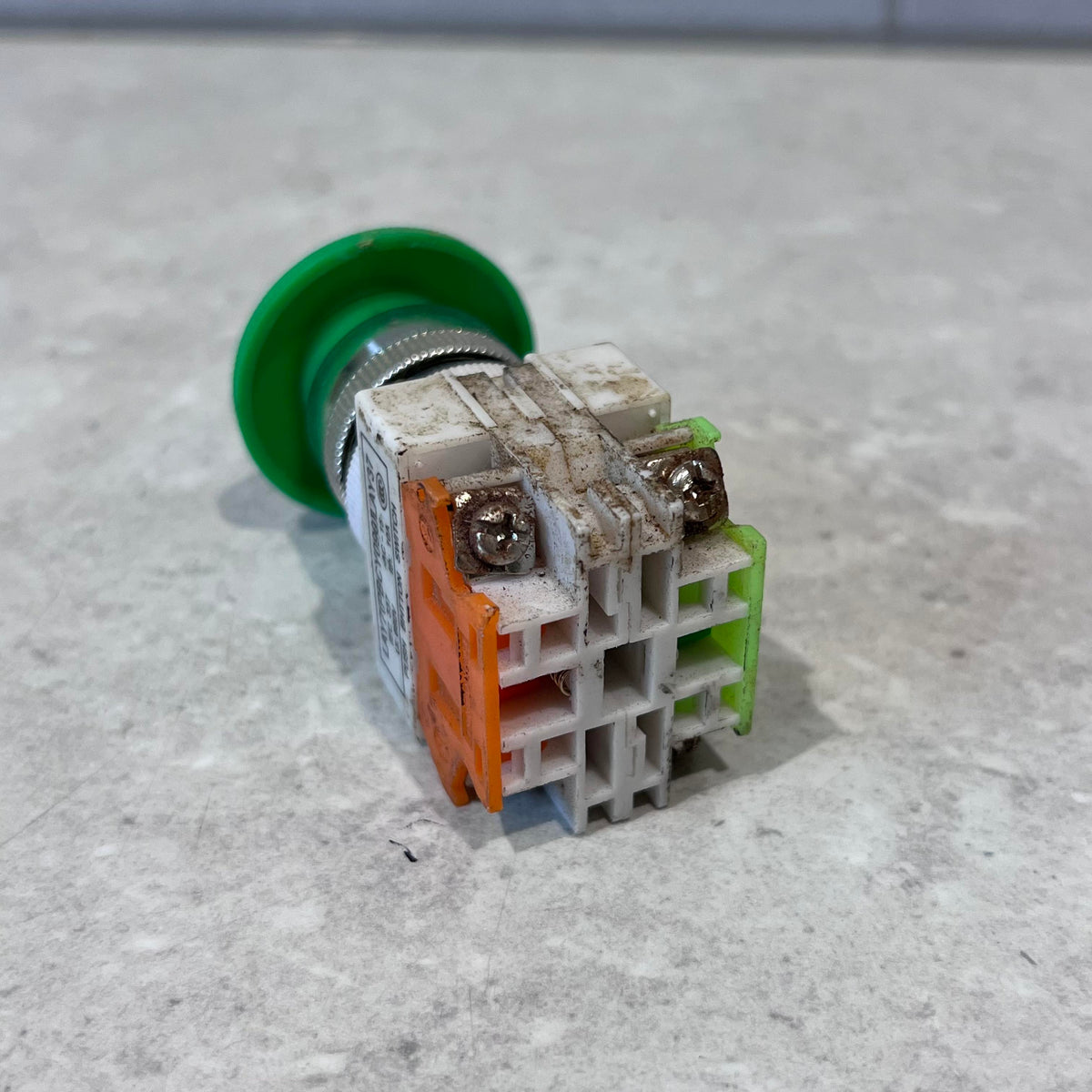 22mm Green Mushroom Momentary Push Button NO+NC LAY7 (PBCY090) LAY37