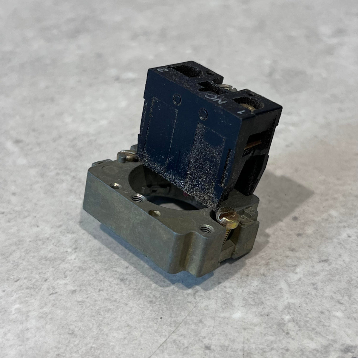 Telemecanique Contact block, Harmony XAC 1NC + Mounting Block