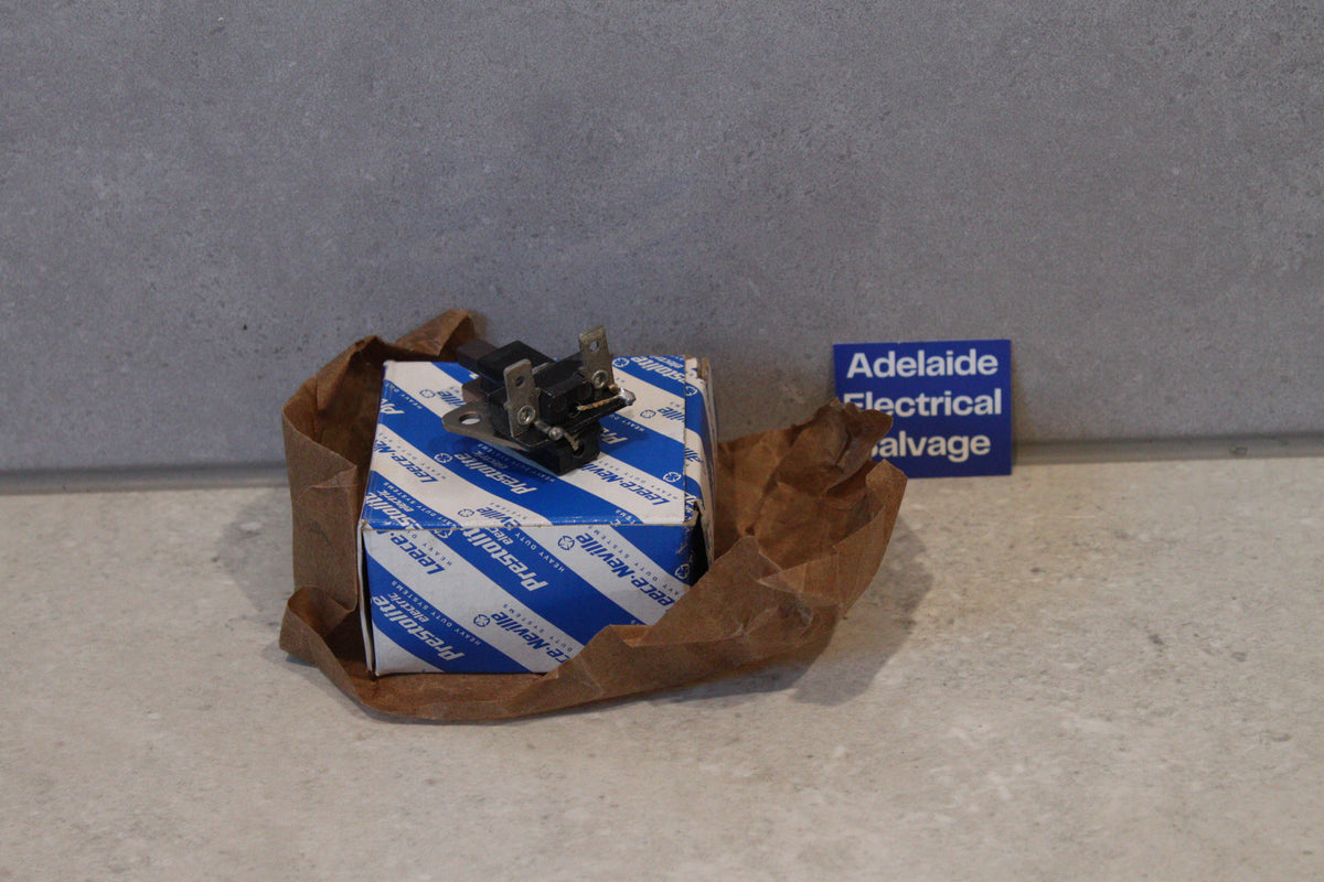 OEX - L/N Brush Holder Suit 298 - KAX20327
