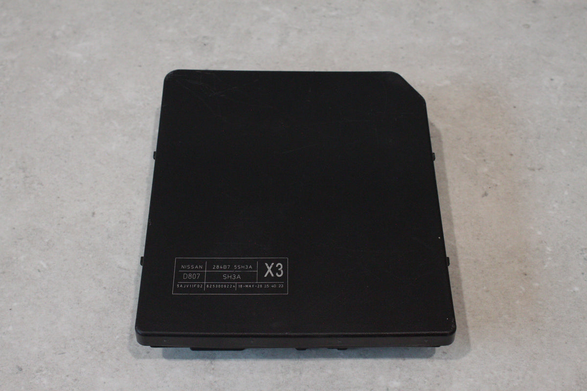 NISSAN BODY CONTROL MODULE UNIT IPDM LEAF ZE1 2017 BCM 284B7-5SH3A