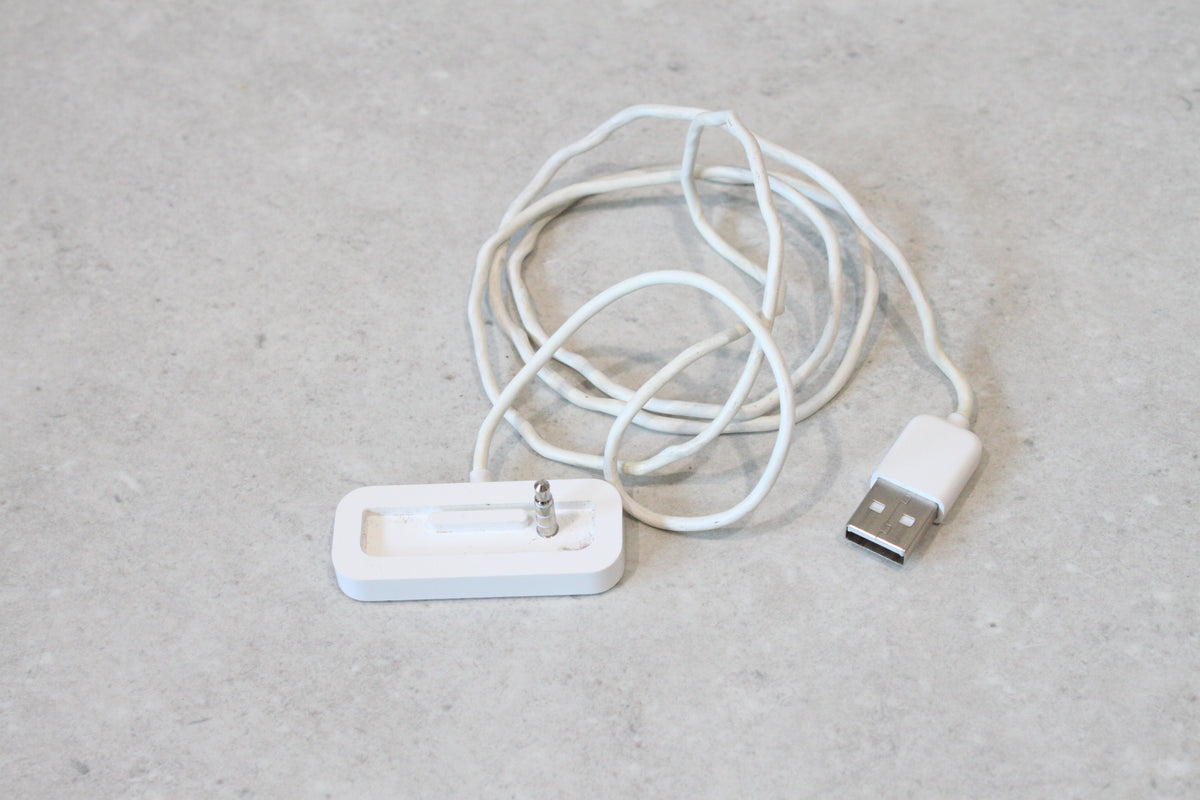 APPLE Genuine Apple iPod Shuffle Charging Dock - USB to 3.5mm Jack - Cradle