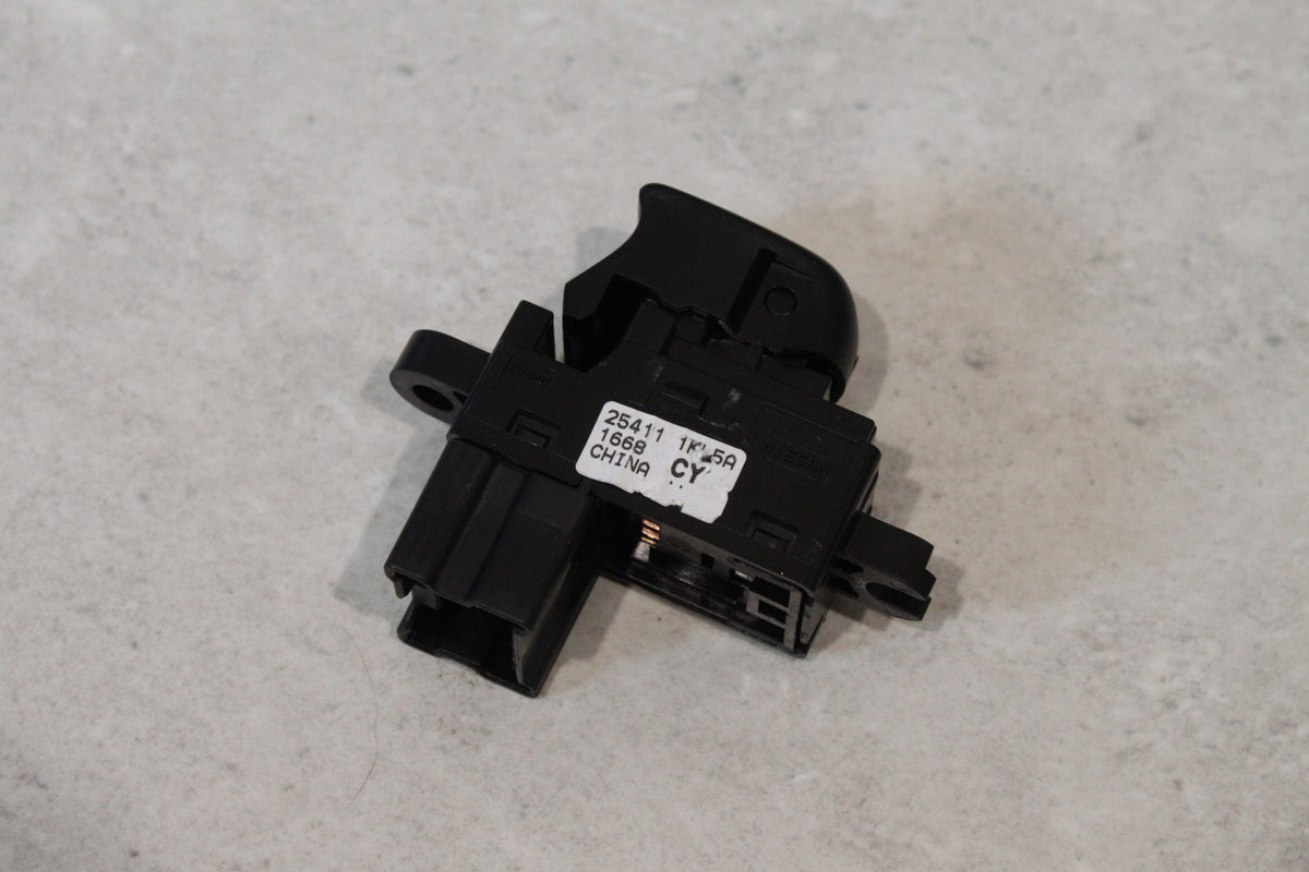 NISSAN Power Window Switch Assembly 25411-5SA0