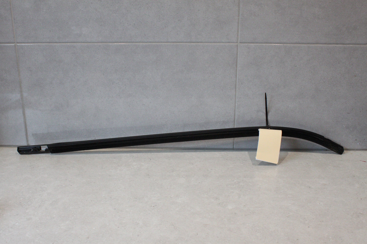 NISSAN Rear Door Outside Moulding Left Hand 82821-5SH0A