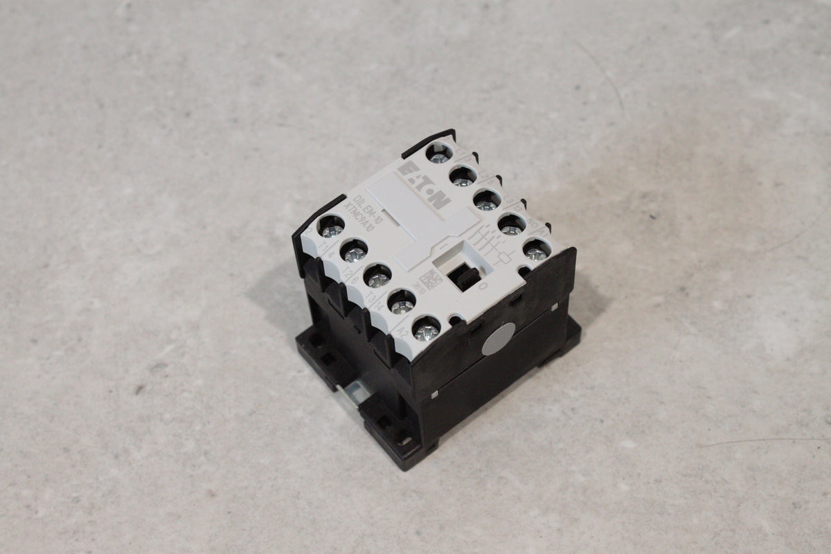EATON DILEM-10 Contactor 240Vac Coil 3-Pole 9A 4kW 240Vac 3NO 400Vac XTMC9A10H5