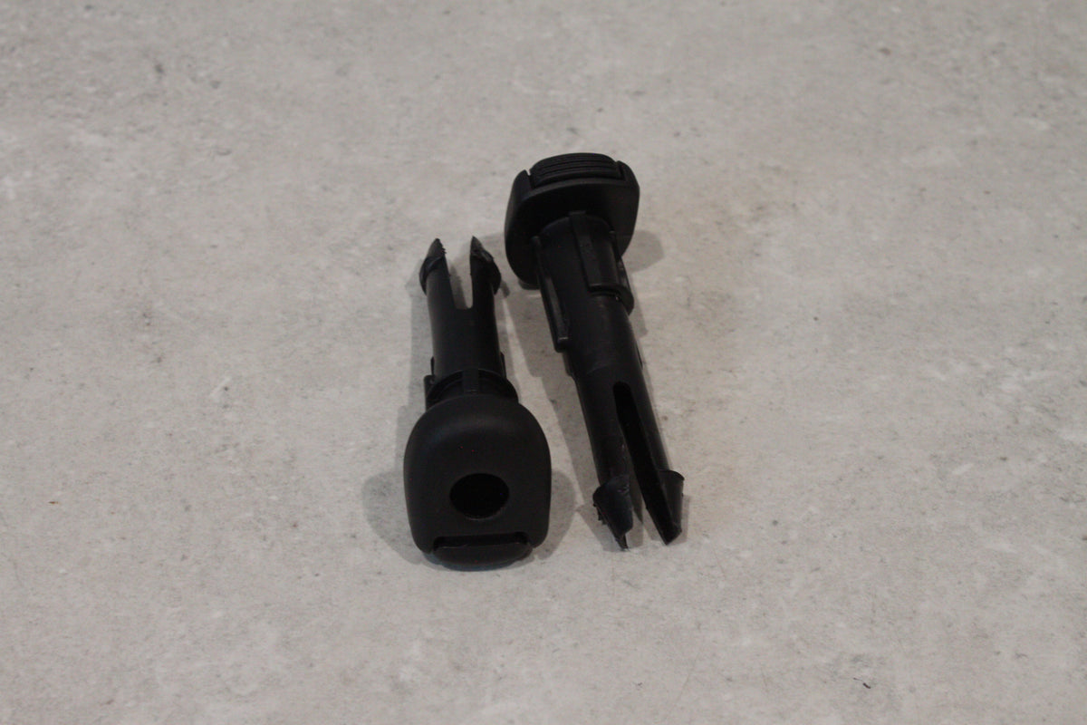 NISSAN Holder Assembly-HEADREST,Lock 87602-ZZ00A