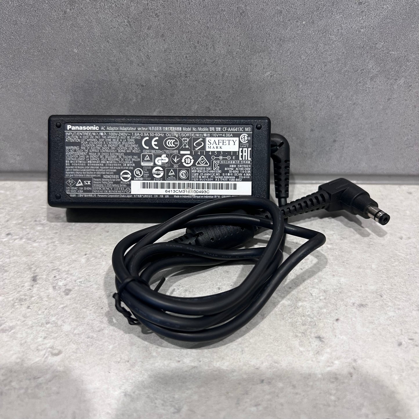 16V DC 4.06A PANASONIC AC ADAPTOR CF-AA6413C M3