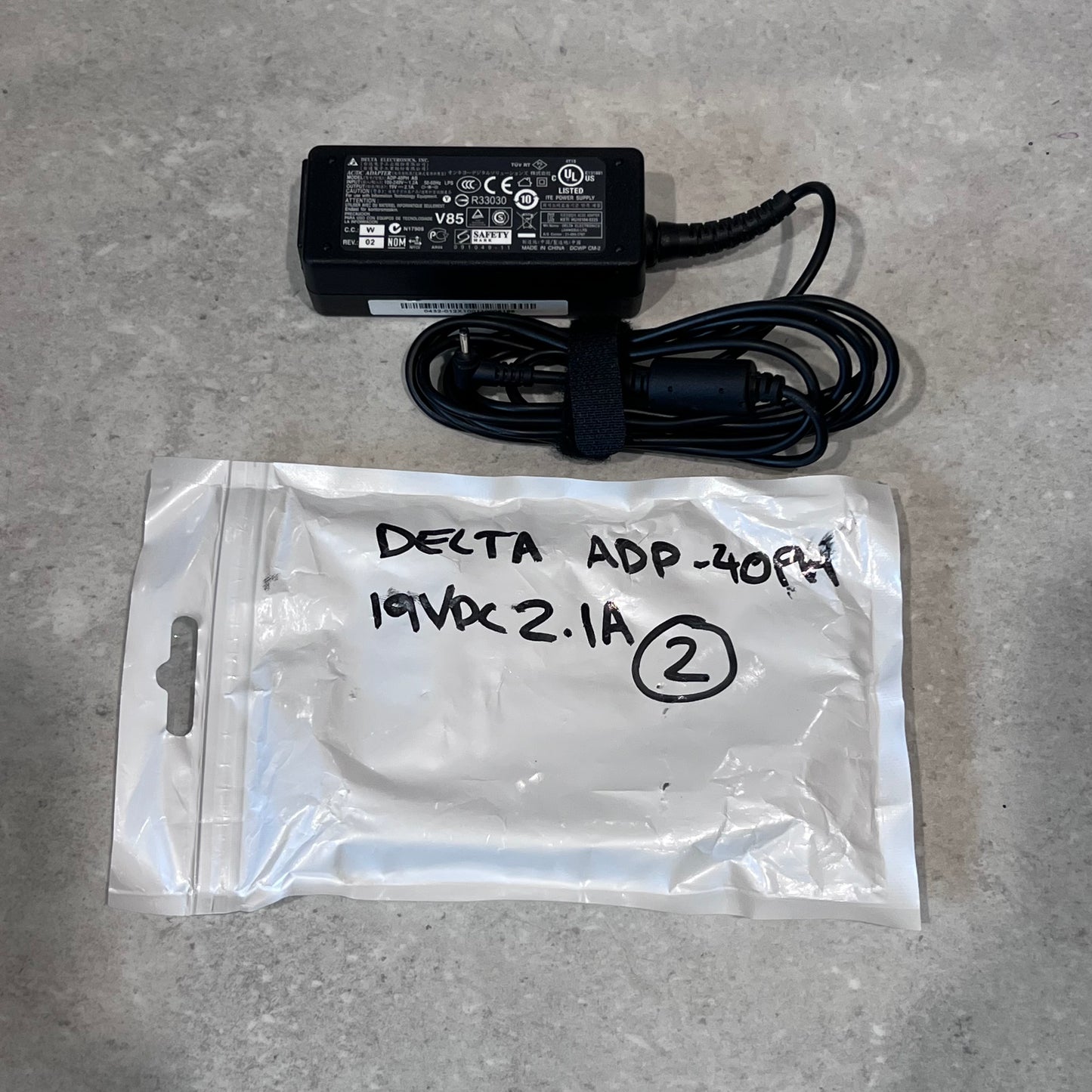 19VDC 2.1A DELTA POWER SUPPLY ADP-20PH