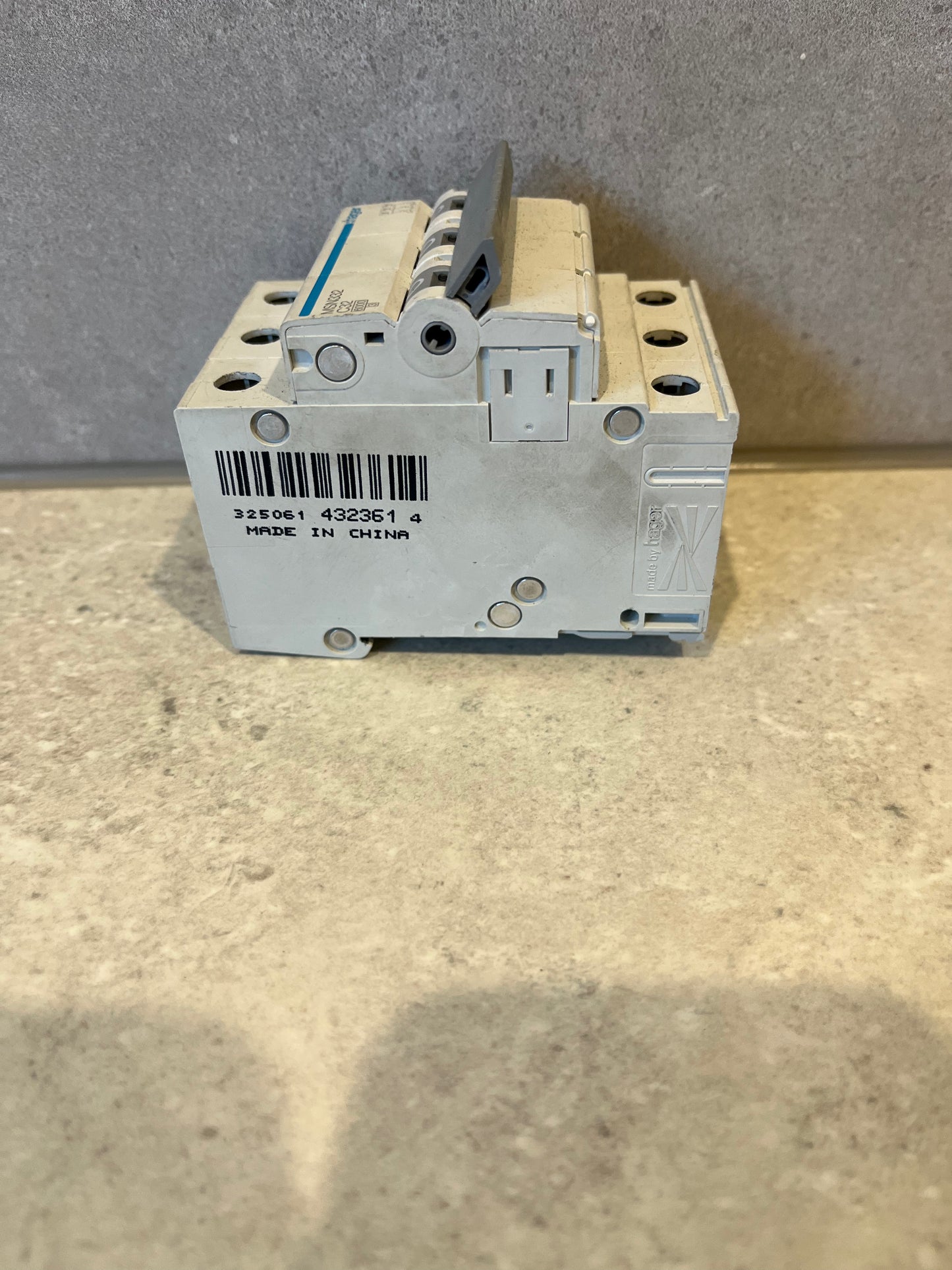 HAGER MSN332 | 32 AMP THREE POLE 6KA CIRCUIT BREAKER