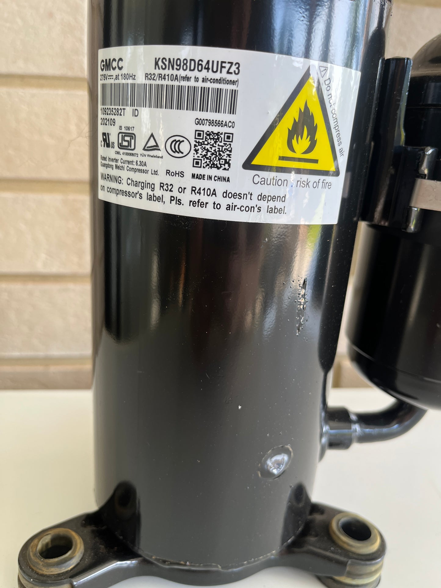 Compressor KSN98D64UFZ3 GMCC ACTRON AIR WRC-026CS