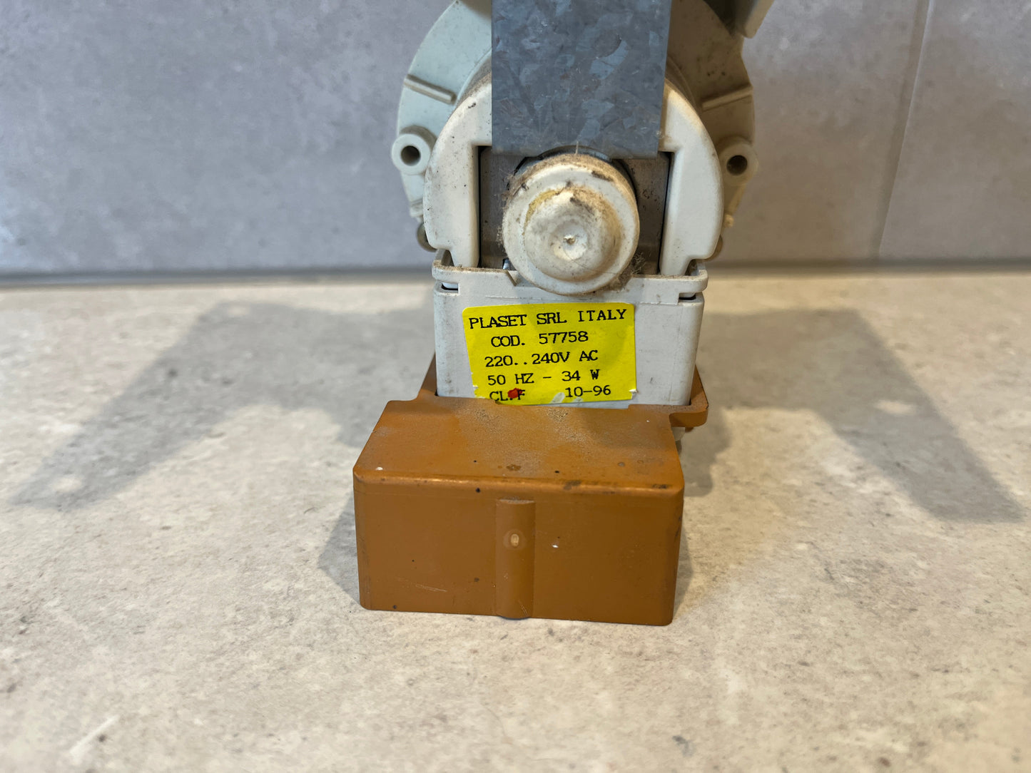 Hoover 200M Top Loader 43585421 PUMP DRAIN Plaset