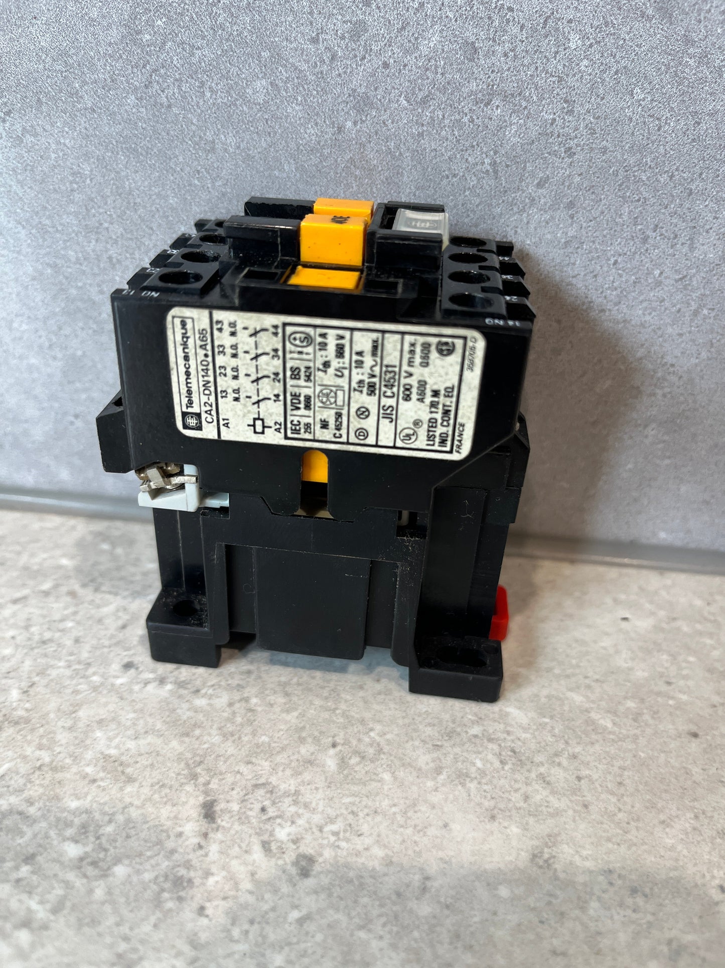 TELEMECANIQUE CA2-DN140.A65 CONTROL RELAY
