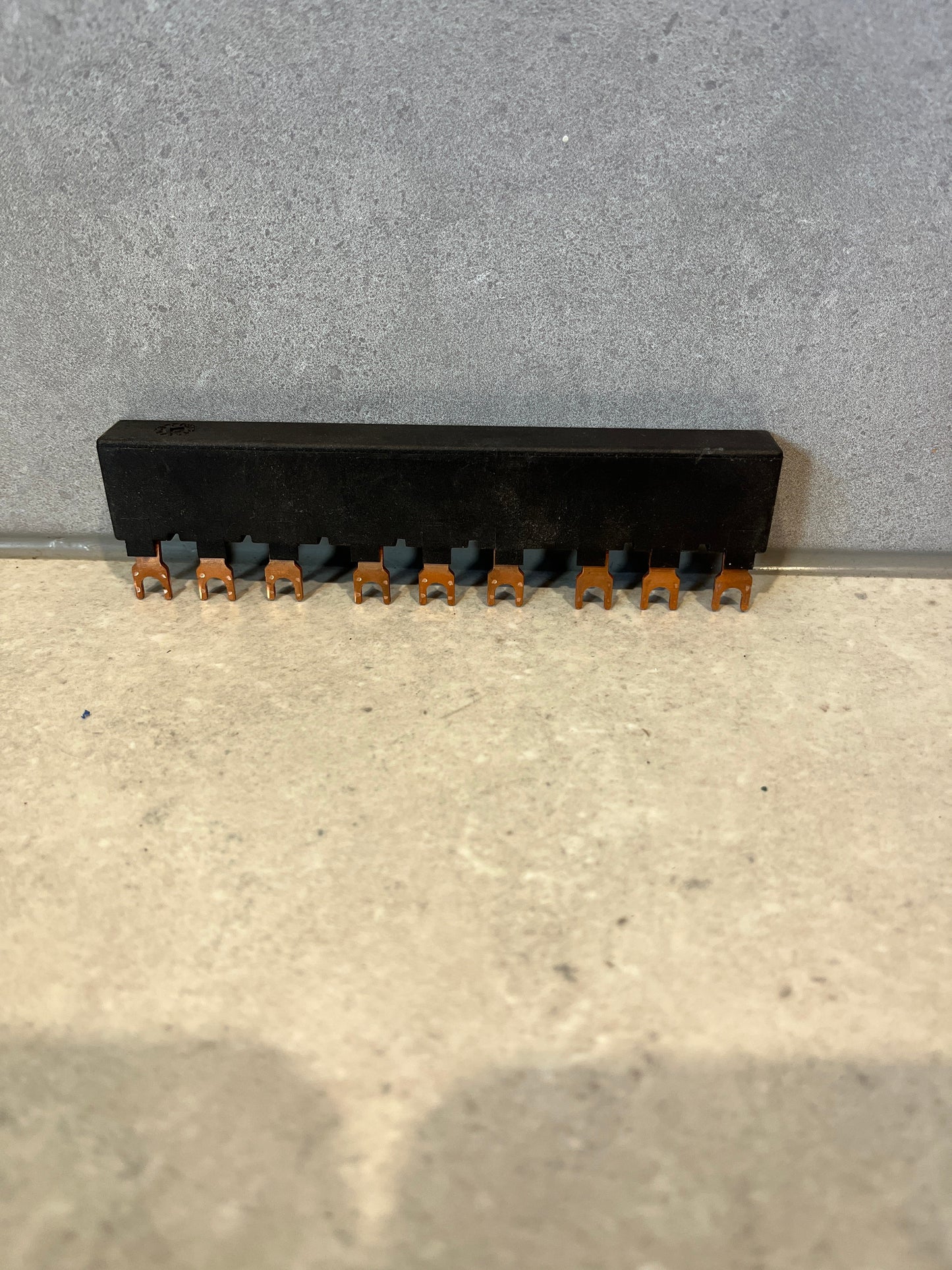 Siemens SIRIUS 3 Phase Busbar 690V,45mm Pitch 3RV1915-1BB
