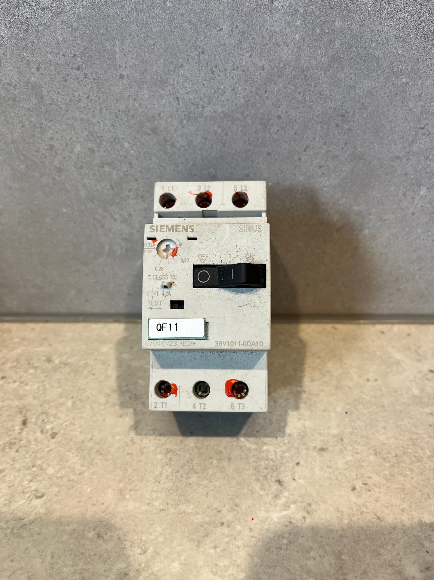 Siemens 3RV1011-0DA10 Motor Circuit Breaker 0.22-0.32 A -USED
