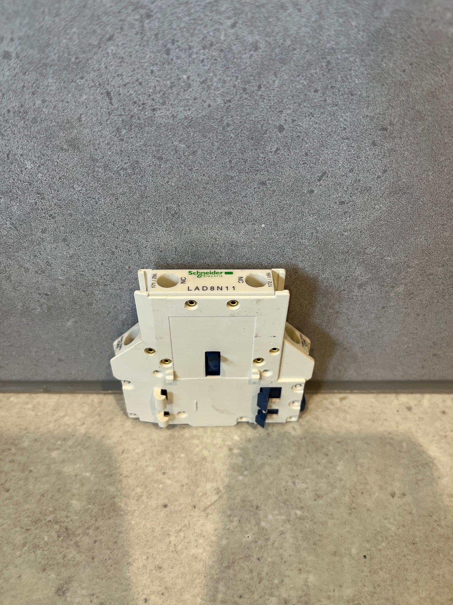 Schneider LAD8N11 TeSys Side Mount Auxiliary Contact Block 1NO + 1NC 690V 10A