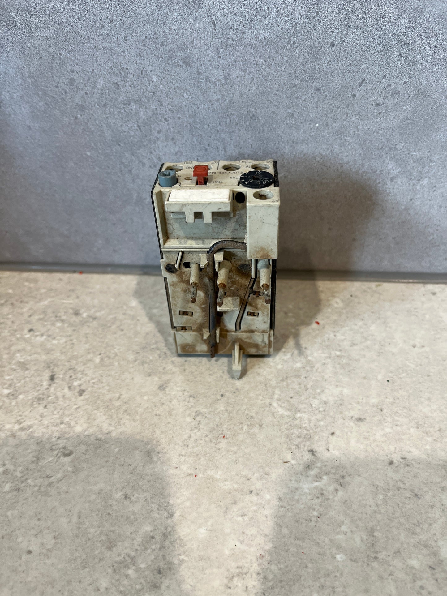 Z00-2.4 | Moeller | Overload Relay 1.6 - 2.4A 3 Pole 1 N.O. + 1 N.C.-USED