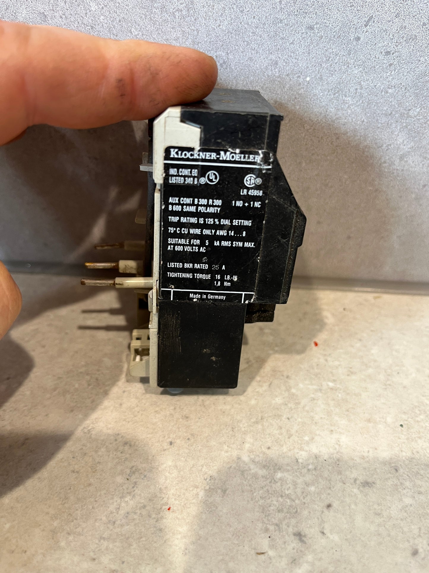 Z00-2.4 | Moeller | Overload Relay 1.6 - 2.4A 3 Pole 1 N.O. + 1 N.C.-USED