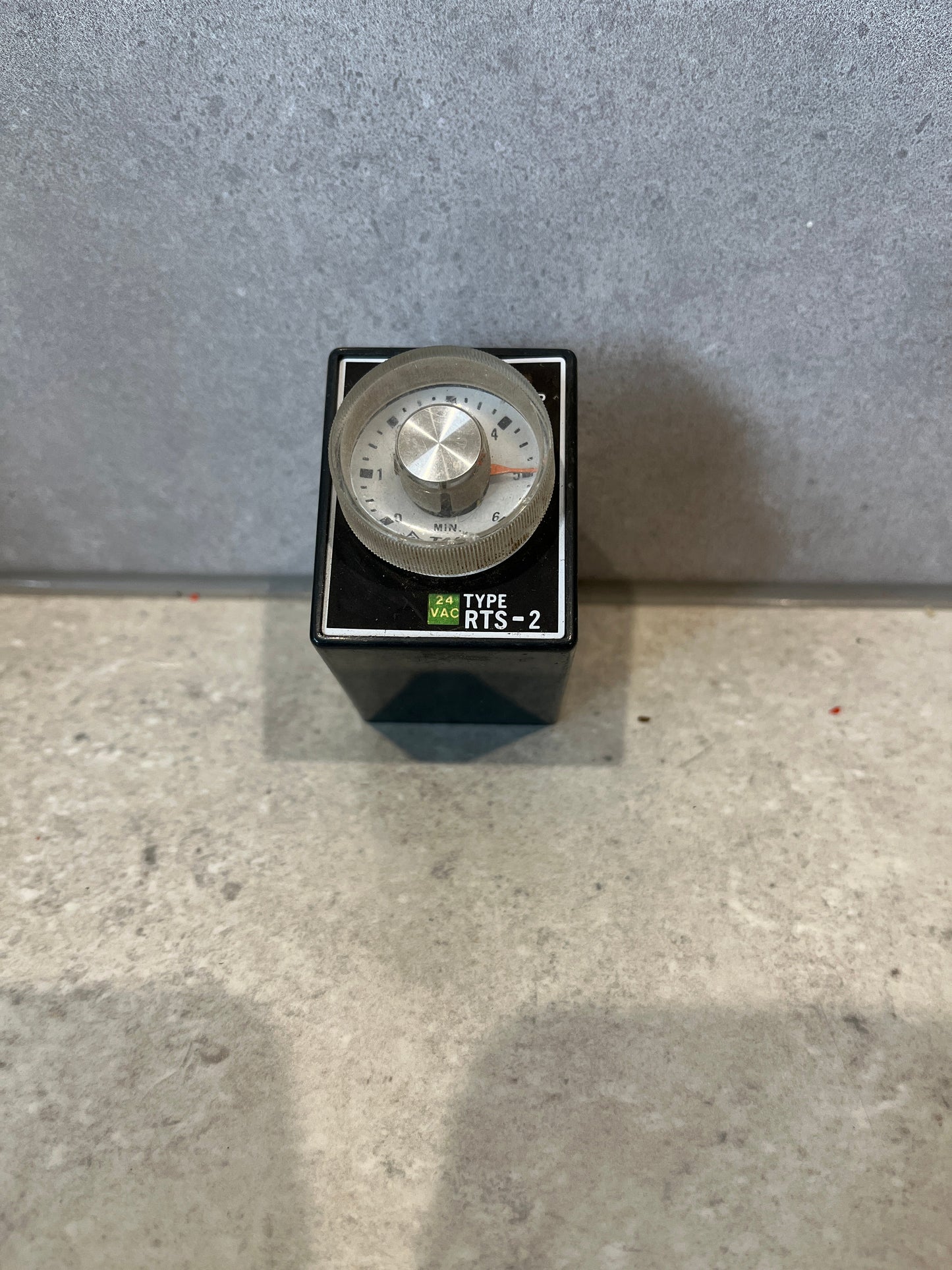 TAIAN TIMER RELAY & SOCKET | 0-6 MINUTES | 220V | 5A | AH3-2 | RTS-2