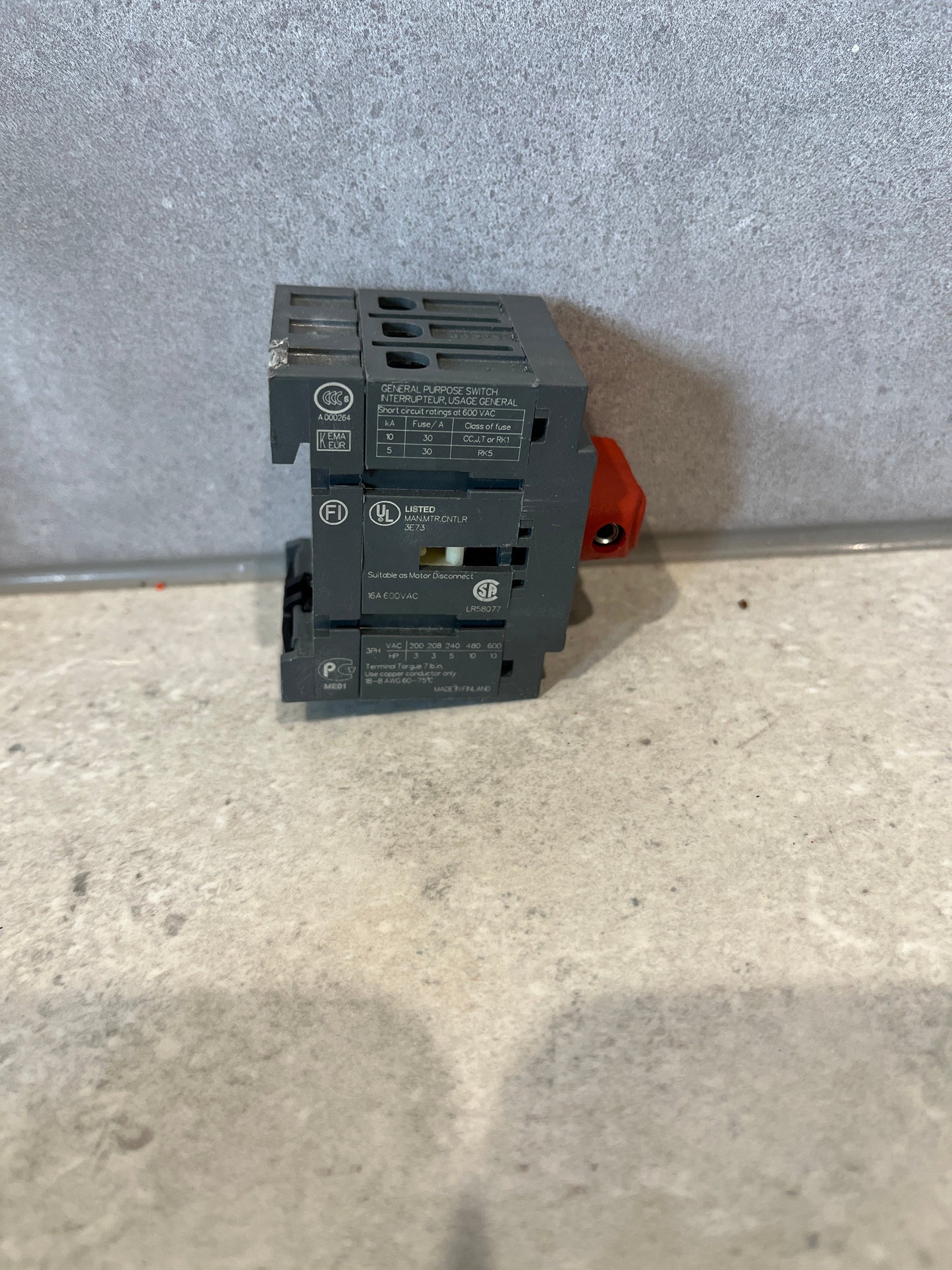 ABB 3P Pole Isolator Switch - 16A Maximum Current, 7.5kW Power Rating, IP20