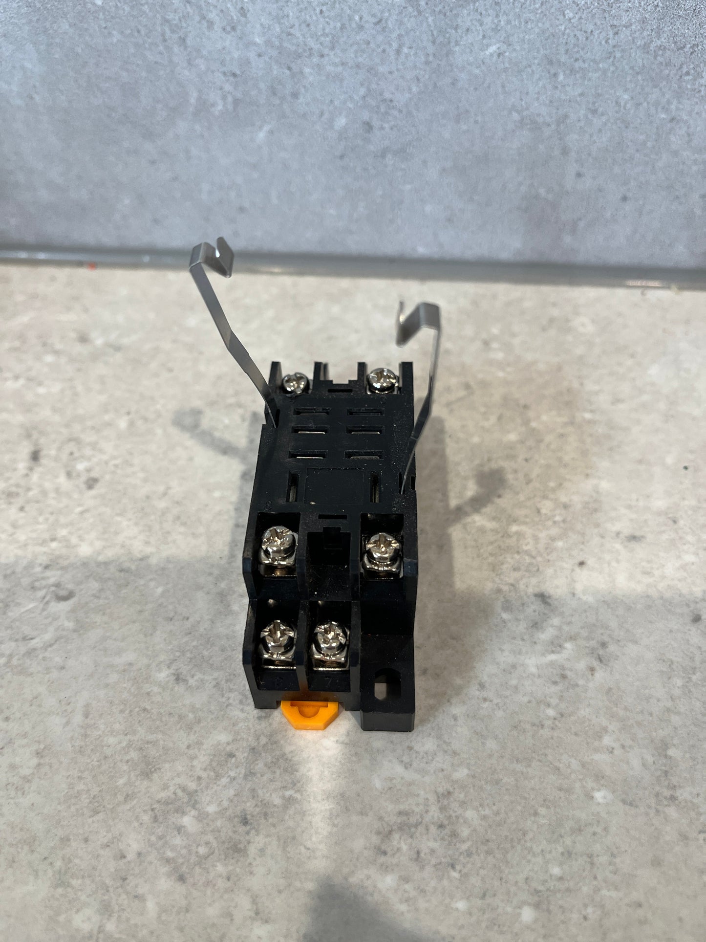 Hongfa 13F-2Z-C1(257) Relay Socket 2 Pole, Screw Terminal, DIN Rail