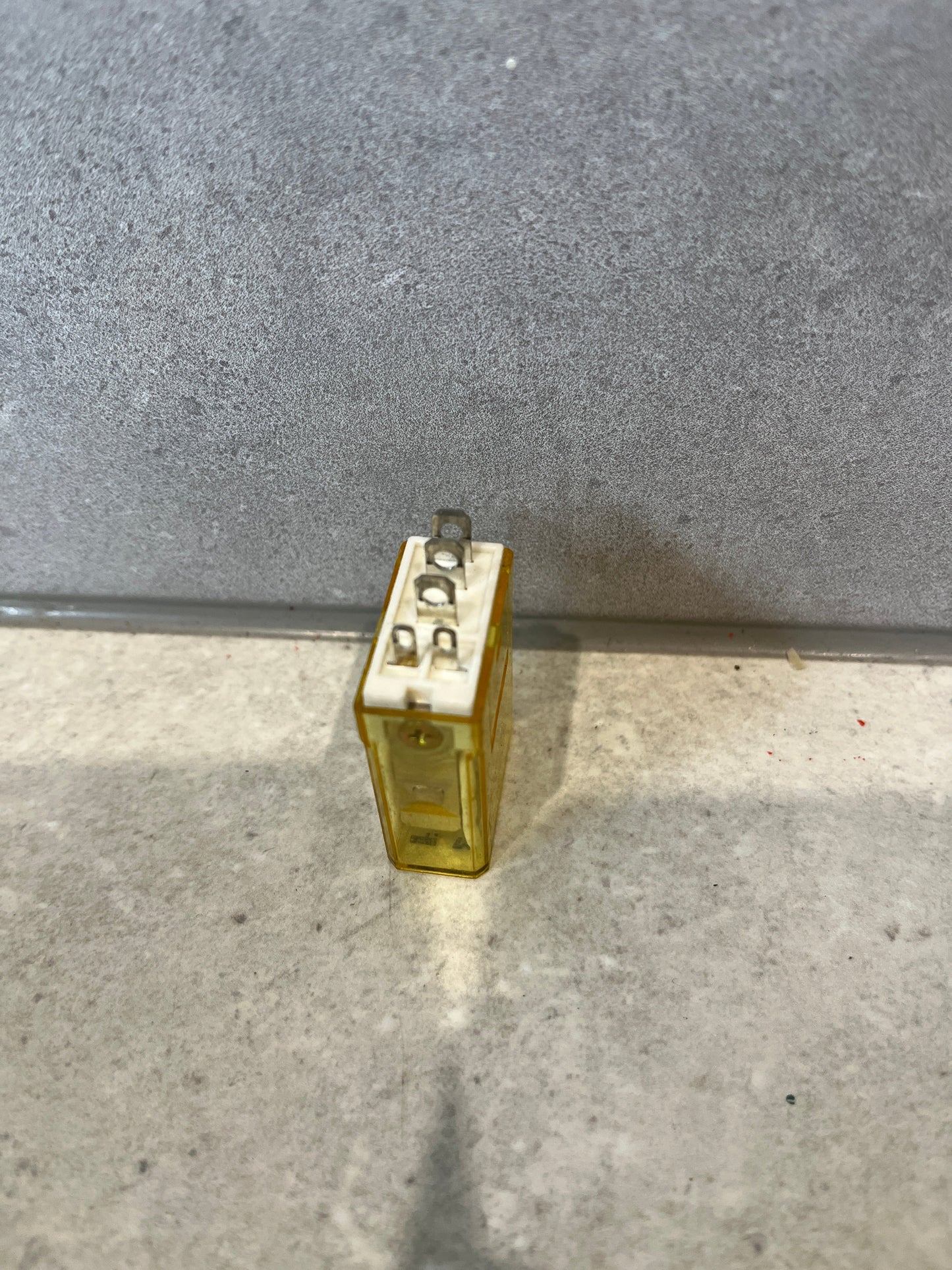 IDEC RH1B-UAC24V - Relay 24VAC