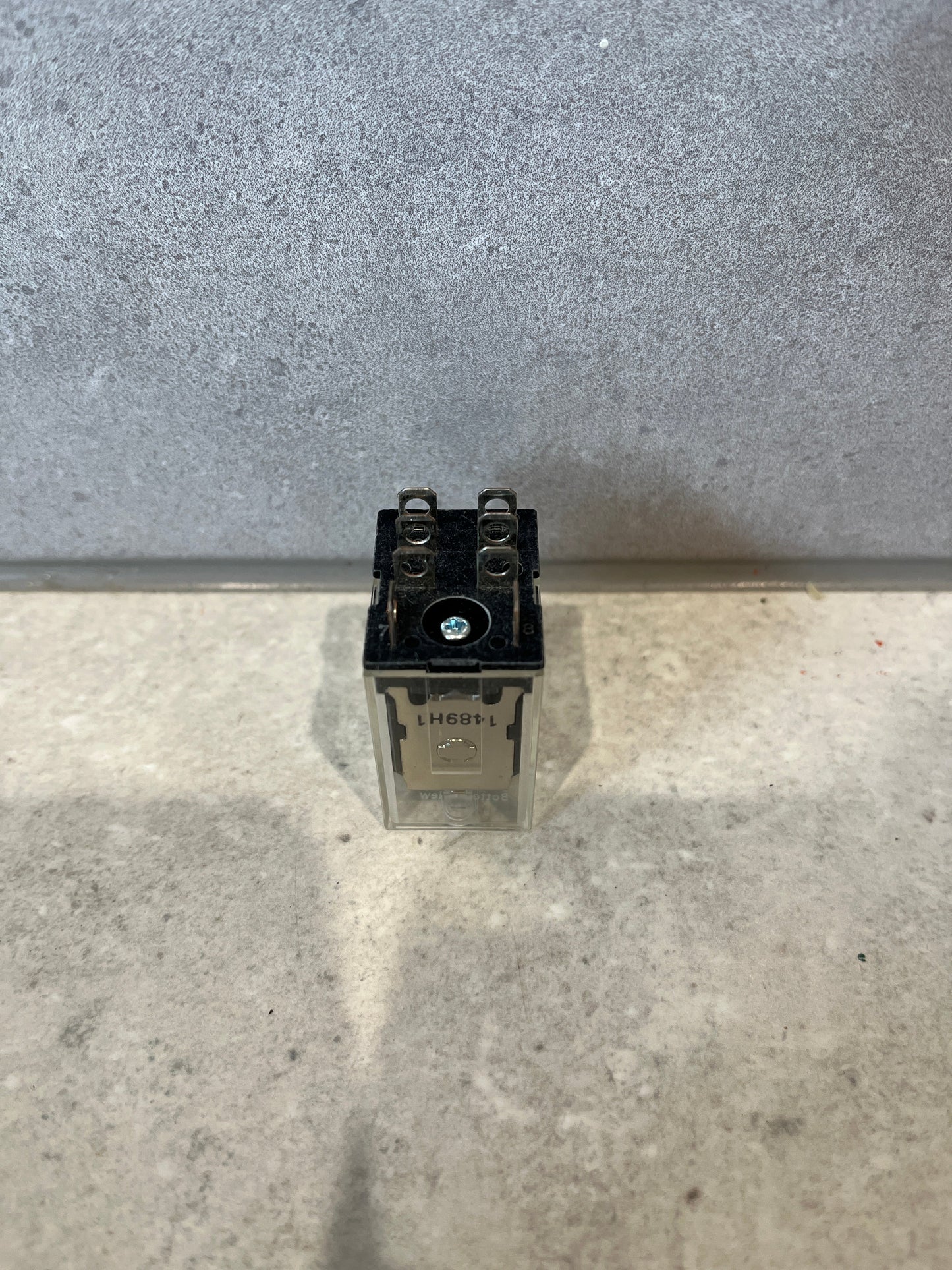 Omron Plug In Power Relay LY2 24VAC 10A DPDT
