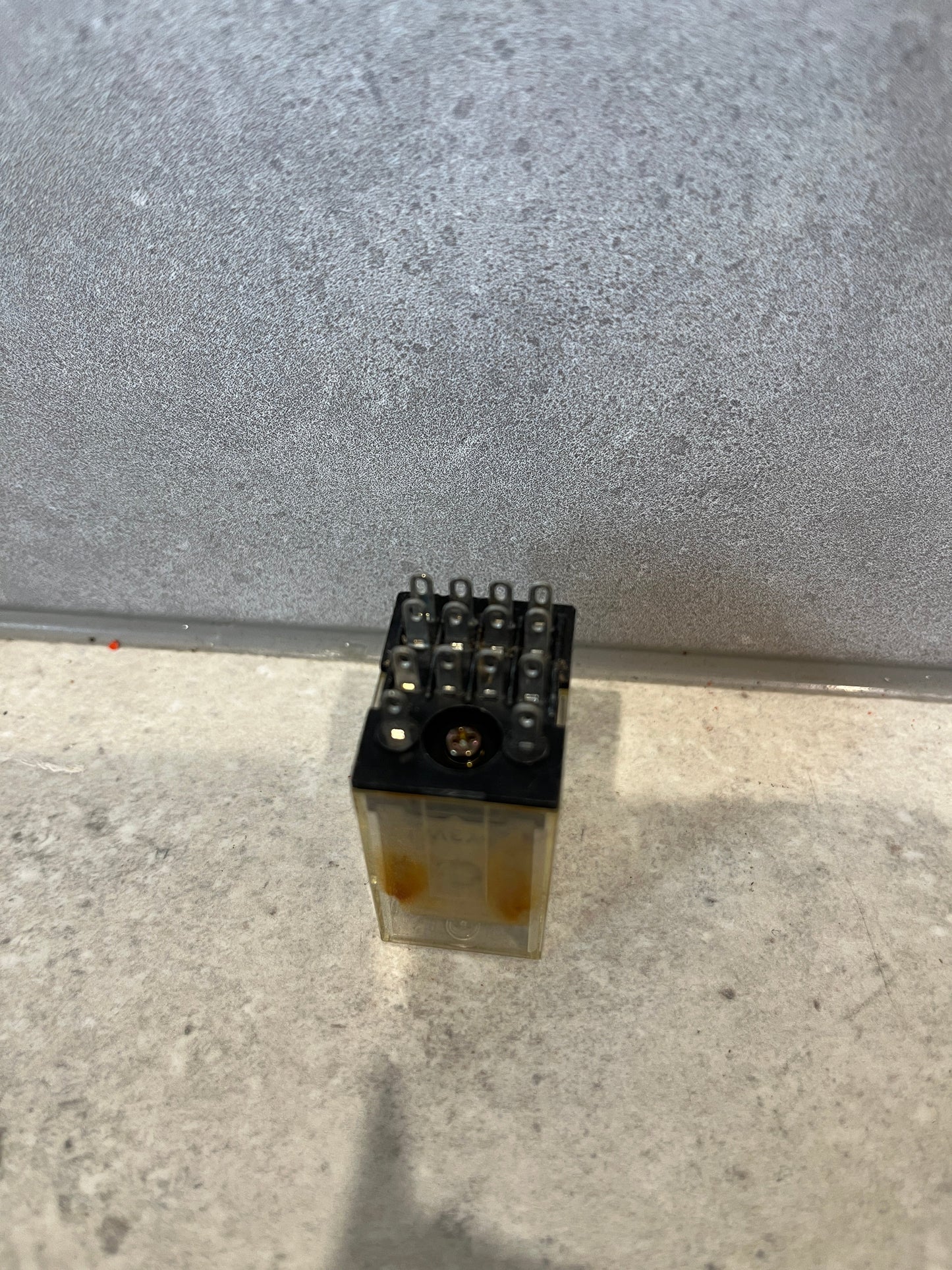 Omron Plug In Power Relay MY4, 24VAC 5A, 4PDT