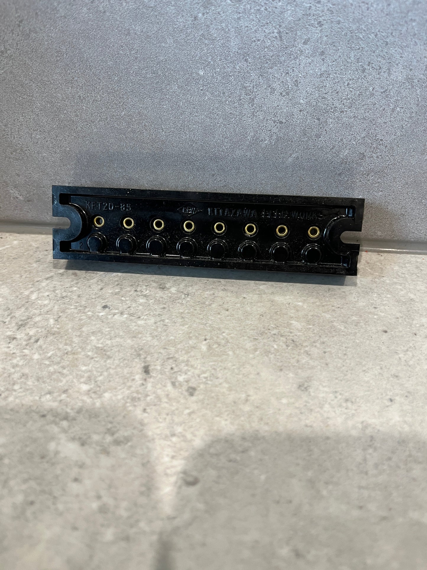 Kitazawa Elec Works Triple Connection Block for Daikin 8 Pole | KFT20-8S