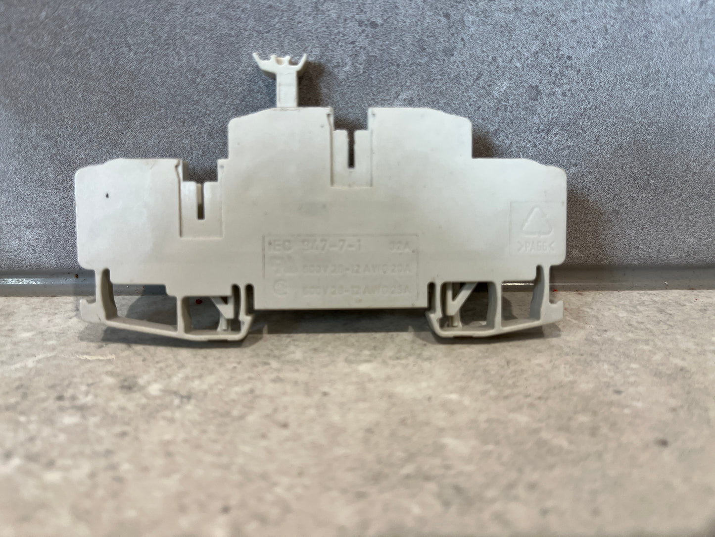 SIEMENS 8WA2-011-2DG20 Terminal Block 4mm2