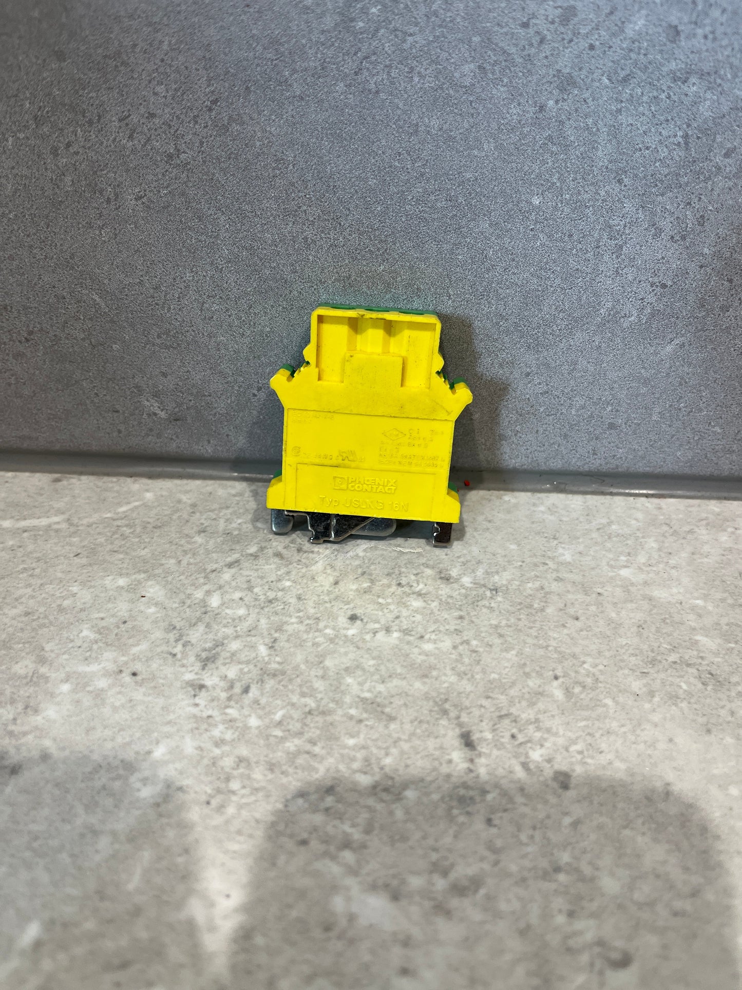 Phoenix Contact 2-Way USLKG 16 N Earth Terminal Block, 16mm2, Wire, Screw Down, Polyamide Housing