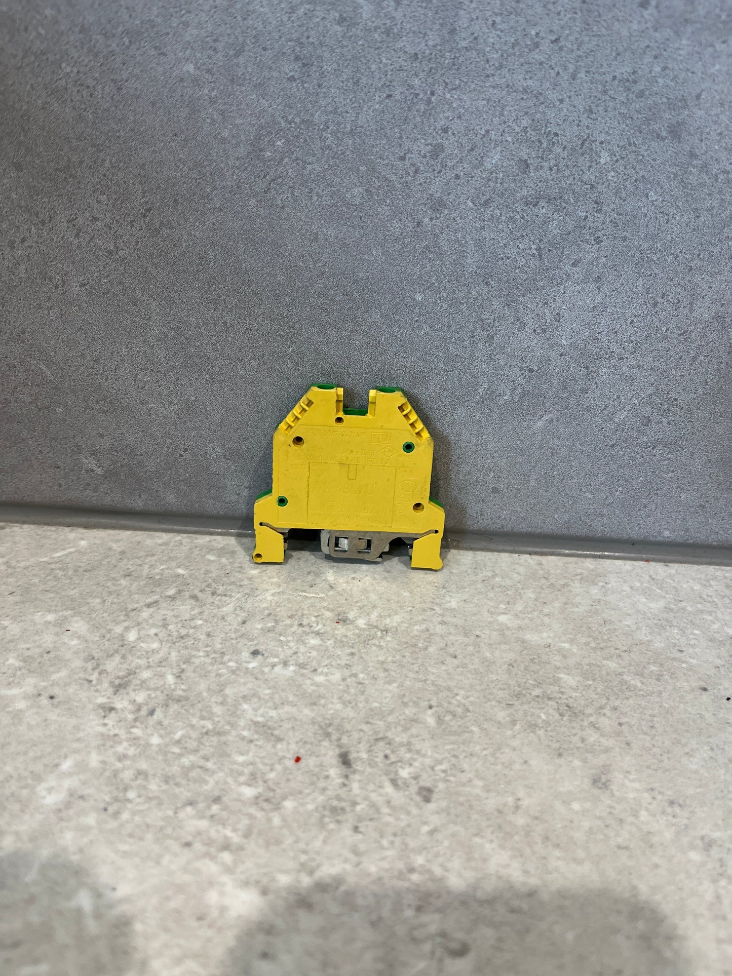 Wieland 57.504.9055.0 WK Series Green/Yellow, Single-Level, Screw Termination