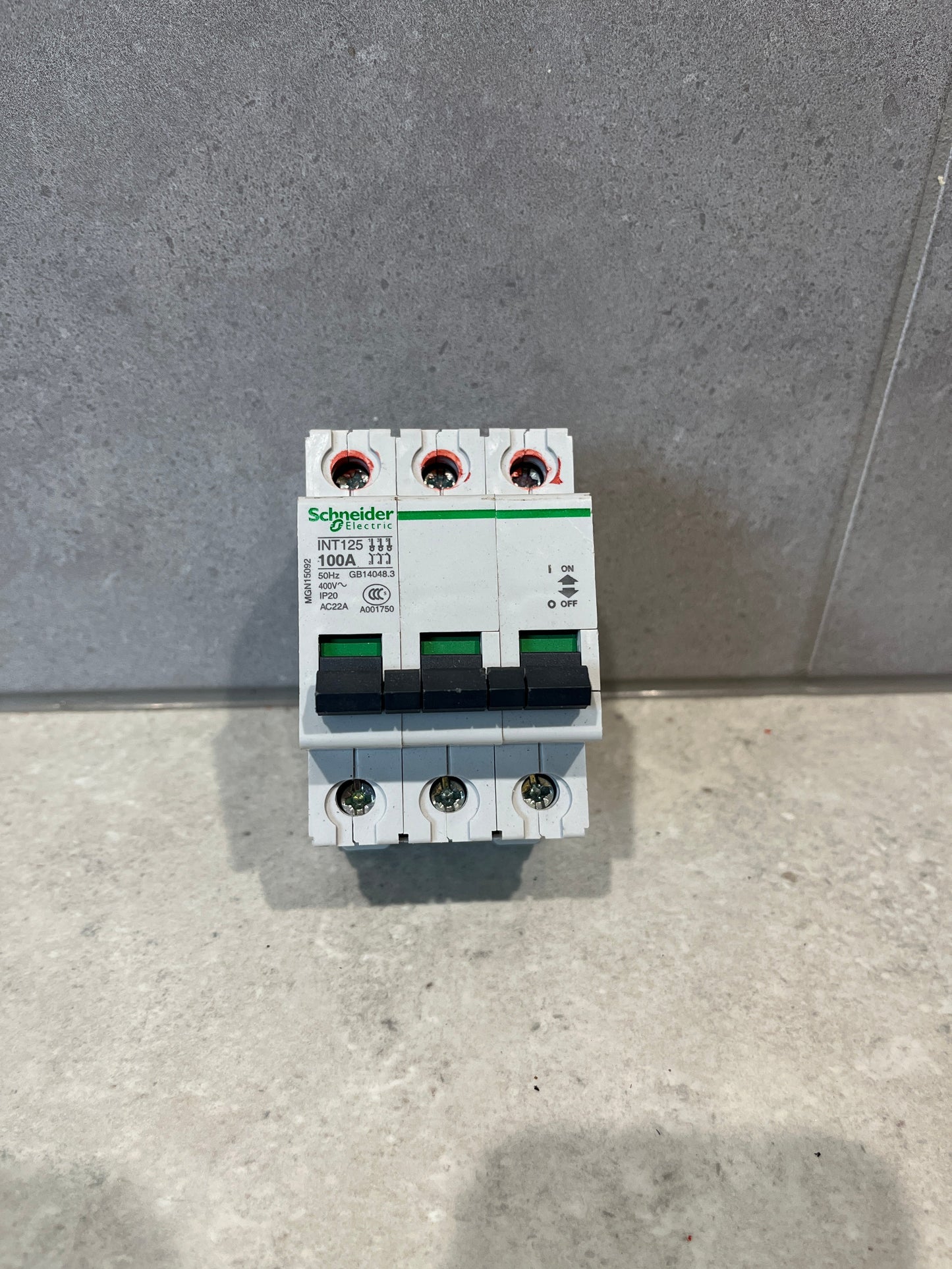 Schneider Electric 3P Pole DIN Rail Switch Disconnector - 100A Maximum Current, IP20 INT125