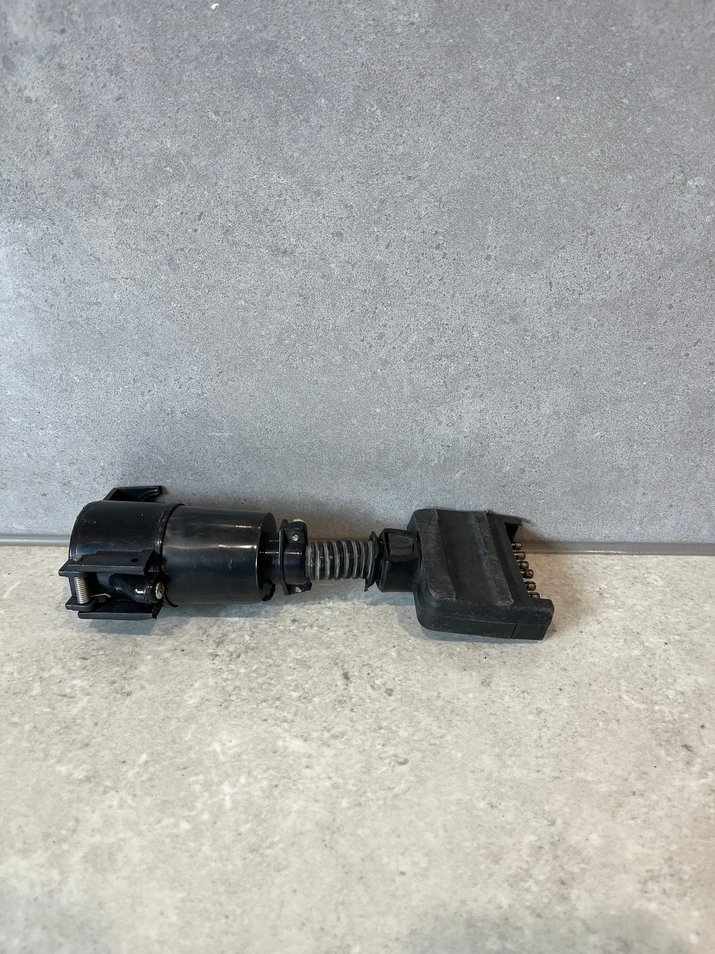 7 PIN FLAT SOCKET TO 7 PIN LARGE ROUND PLUG Trailer