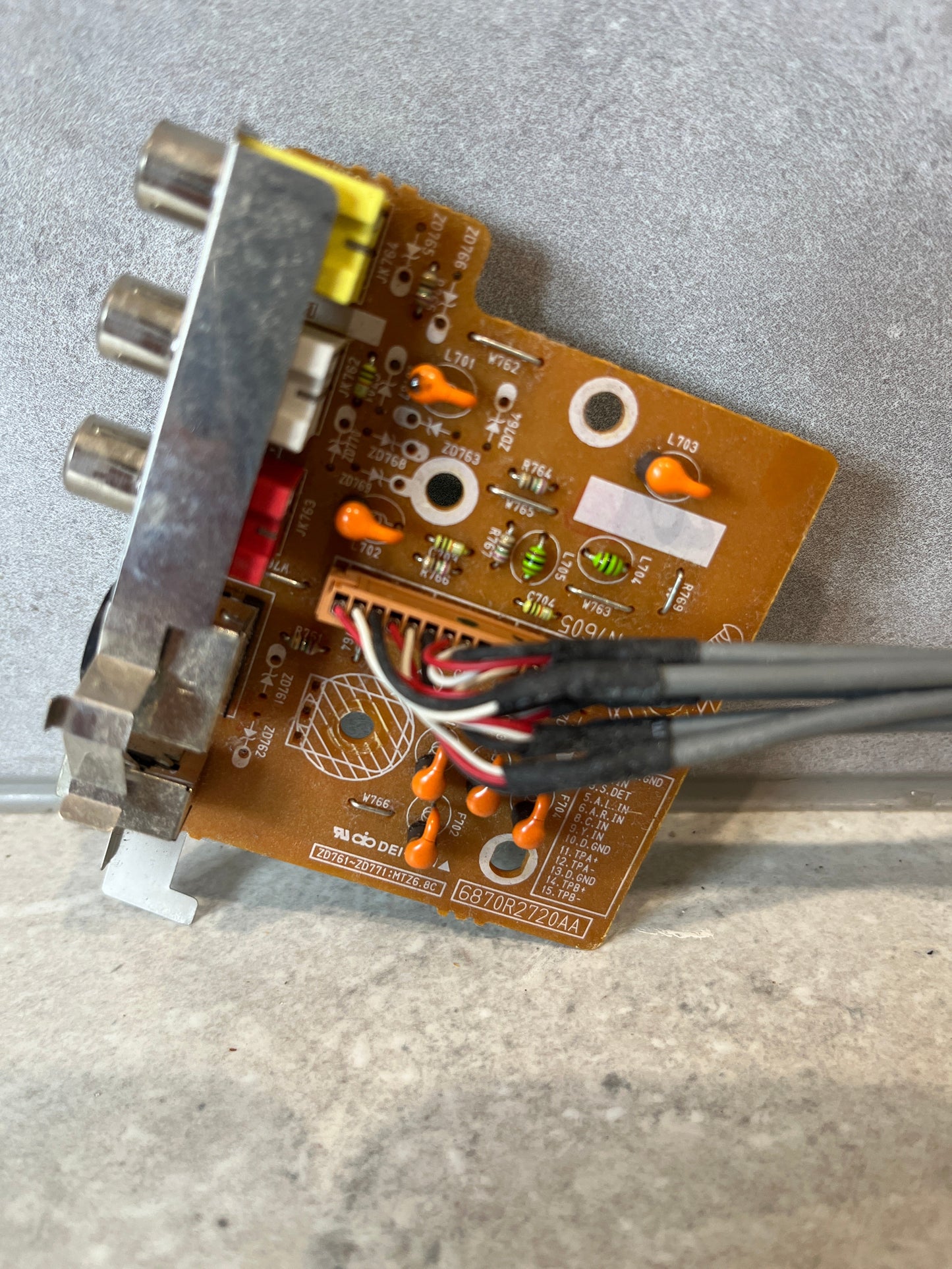 PHILLIPS DVD Recorder DVDR3320V/05 S-VIDEO COMPOSITE BOARD 6870R2720AA