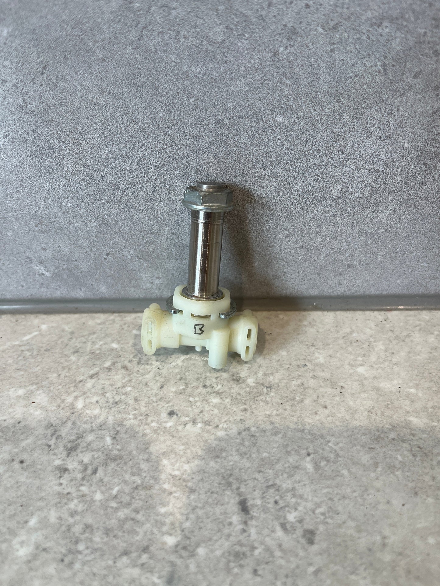 BREVILLE BES870 2 WAY SOLENOID VALVE (NO COIL) 2586704