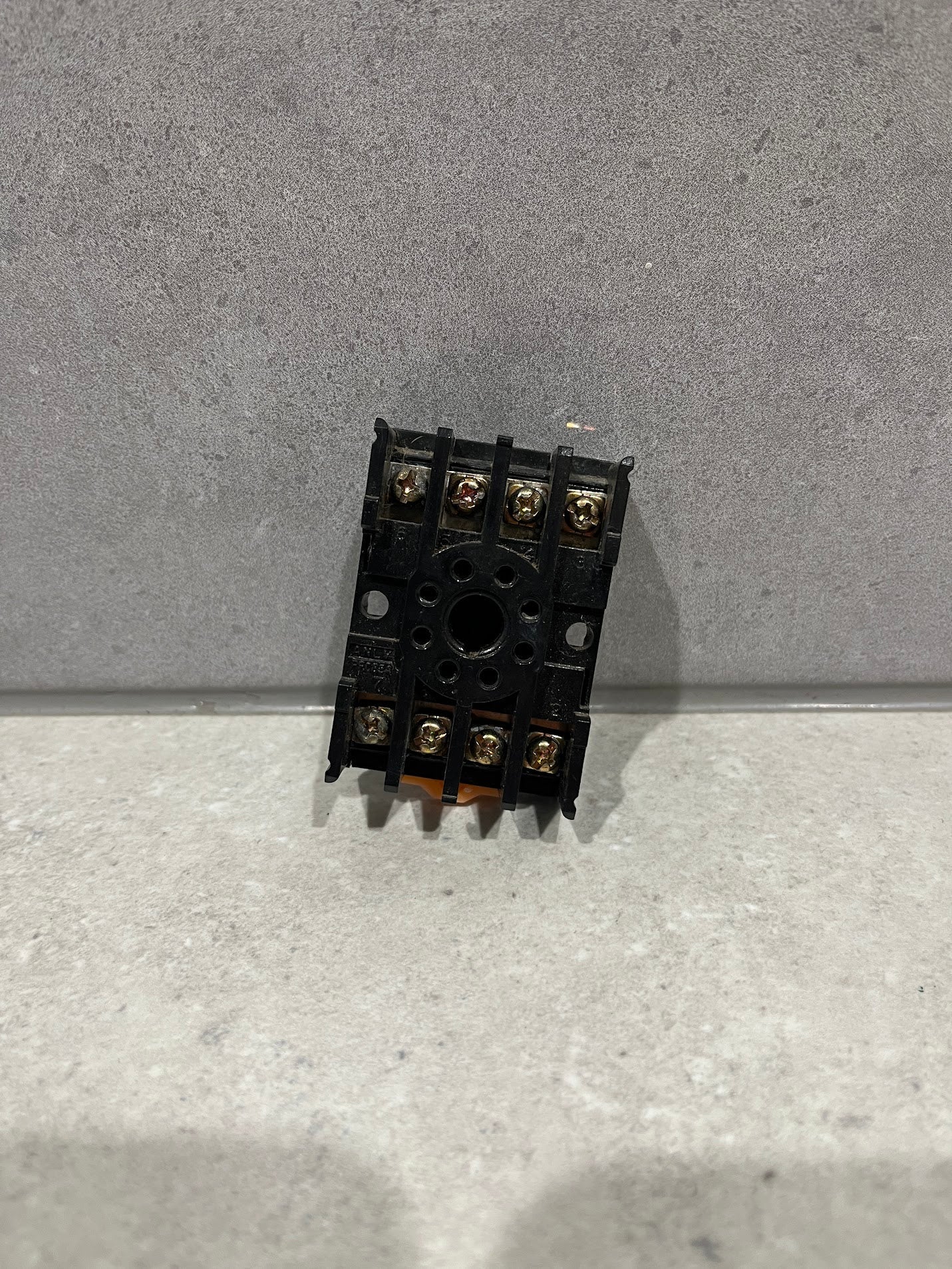 Omron MKS 250V ac DIN Rail Relay Socket, PF085A for H3CR Solid State Timer
