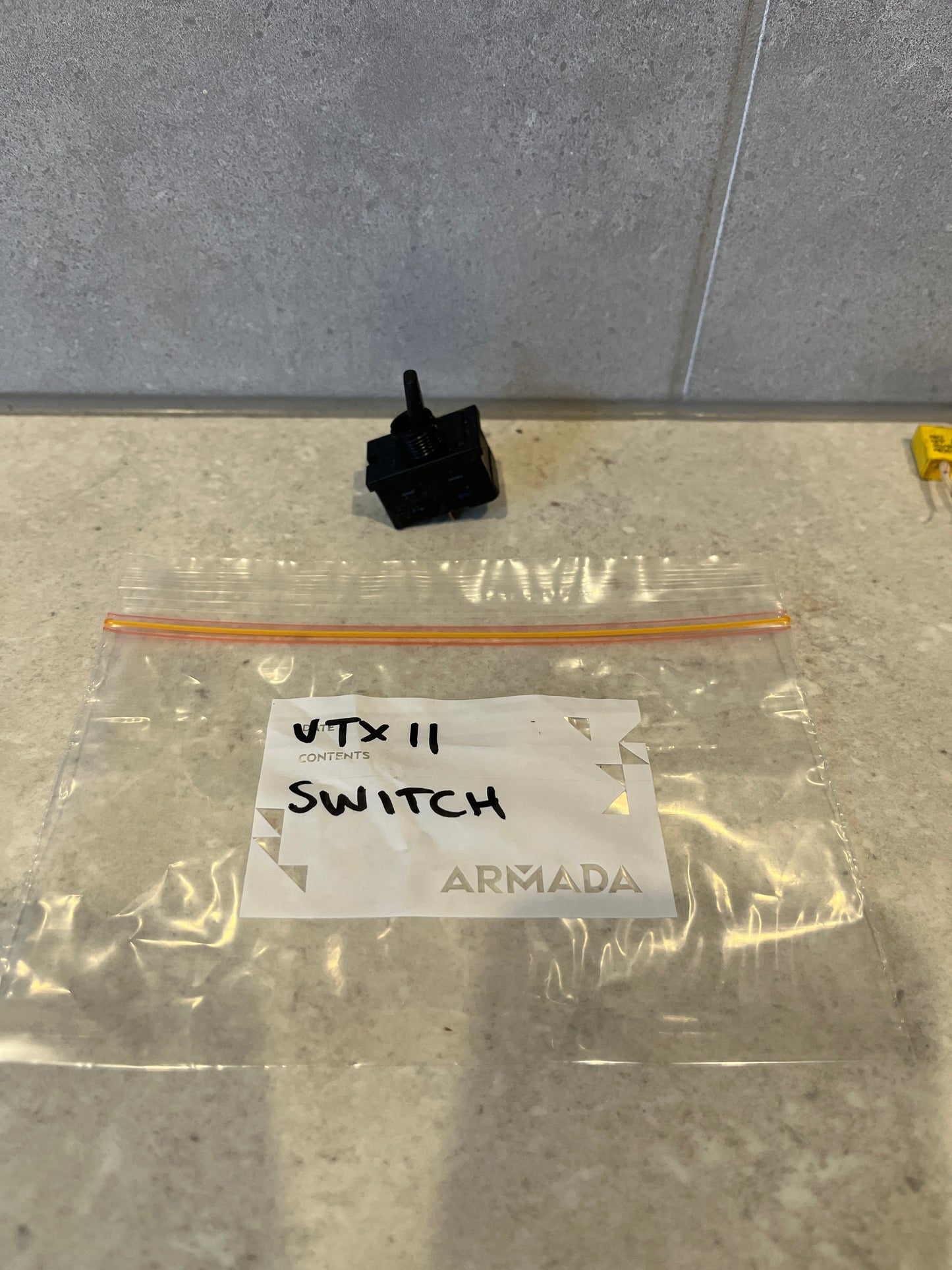 MAKITA SWITCH VTX11 Part Number: 651478-6