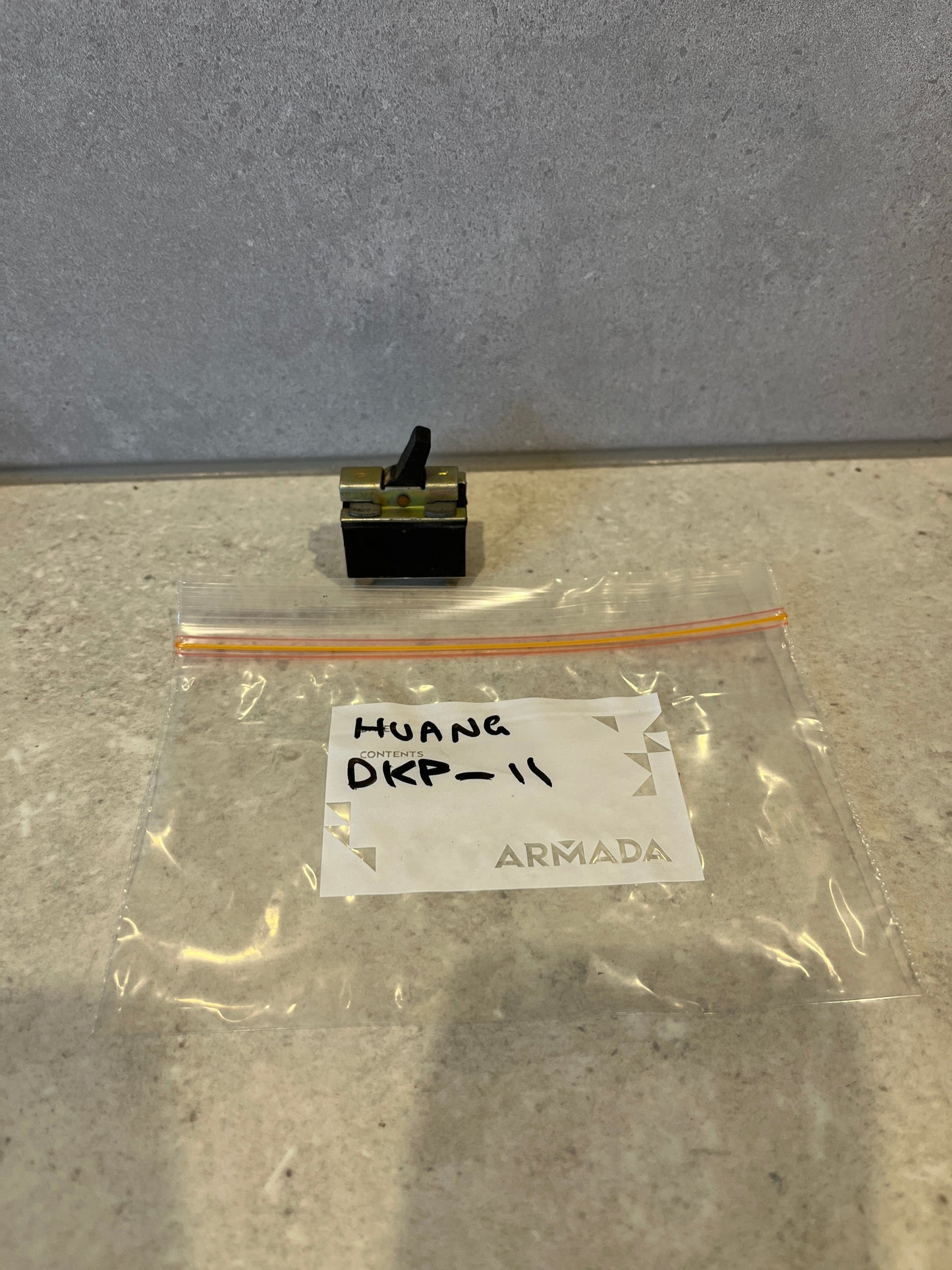 Huang DKP-11 Switch.