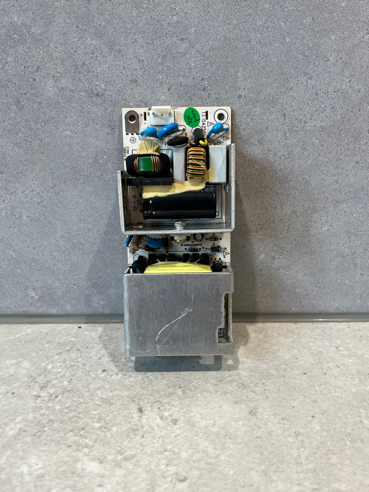 TEAC LCDV1955HD TV Power Supply