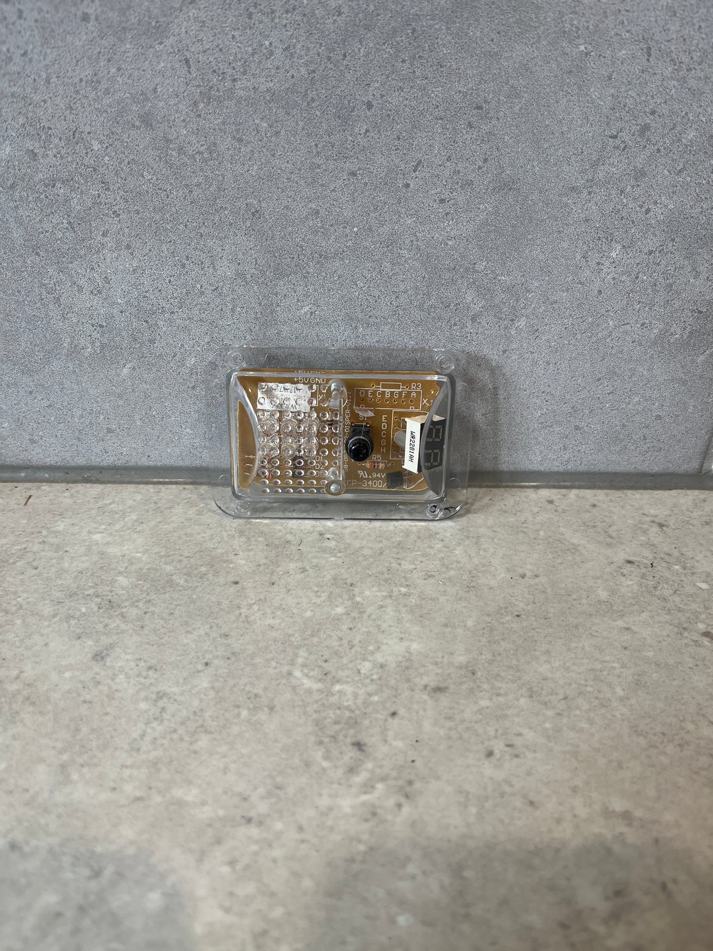 Vintec V30SGME Temperature Display and Light