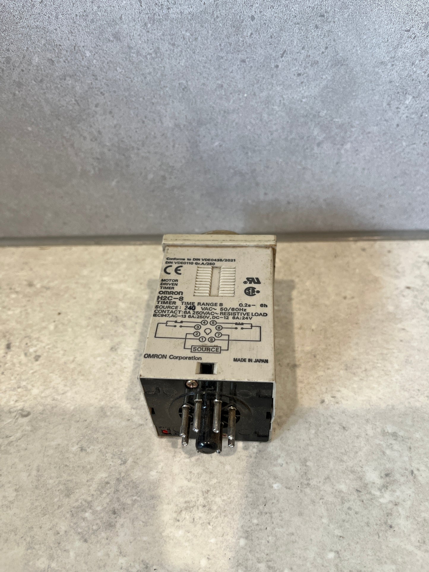 Omron H2C-8 0.2s to 6H Timer 240V coil, 6A rated contact. Made in Japan