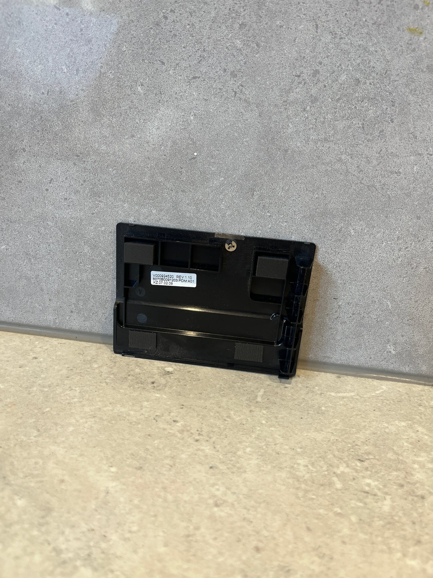 Toshiba Equium Satellite A100 A105 HDD Cover Door V000924520 6070B0091203