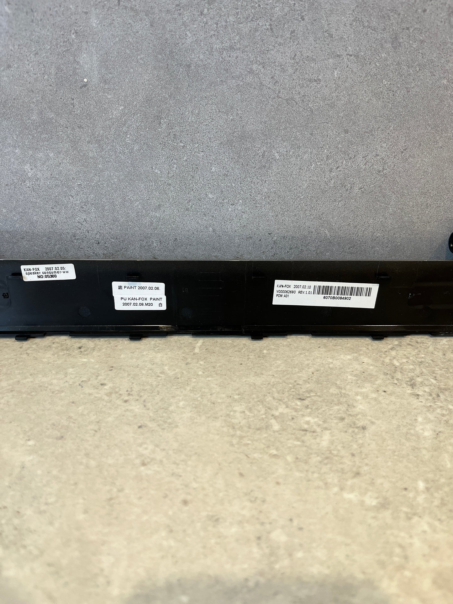 V000060310 Toshiba LCD Display Screen Hinge Speaker Cover For Equium A100-666