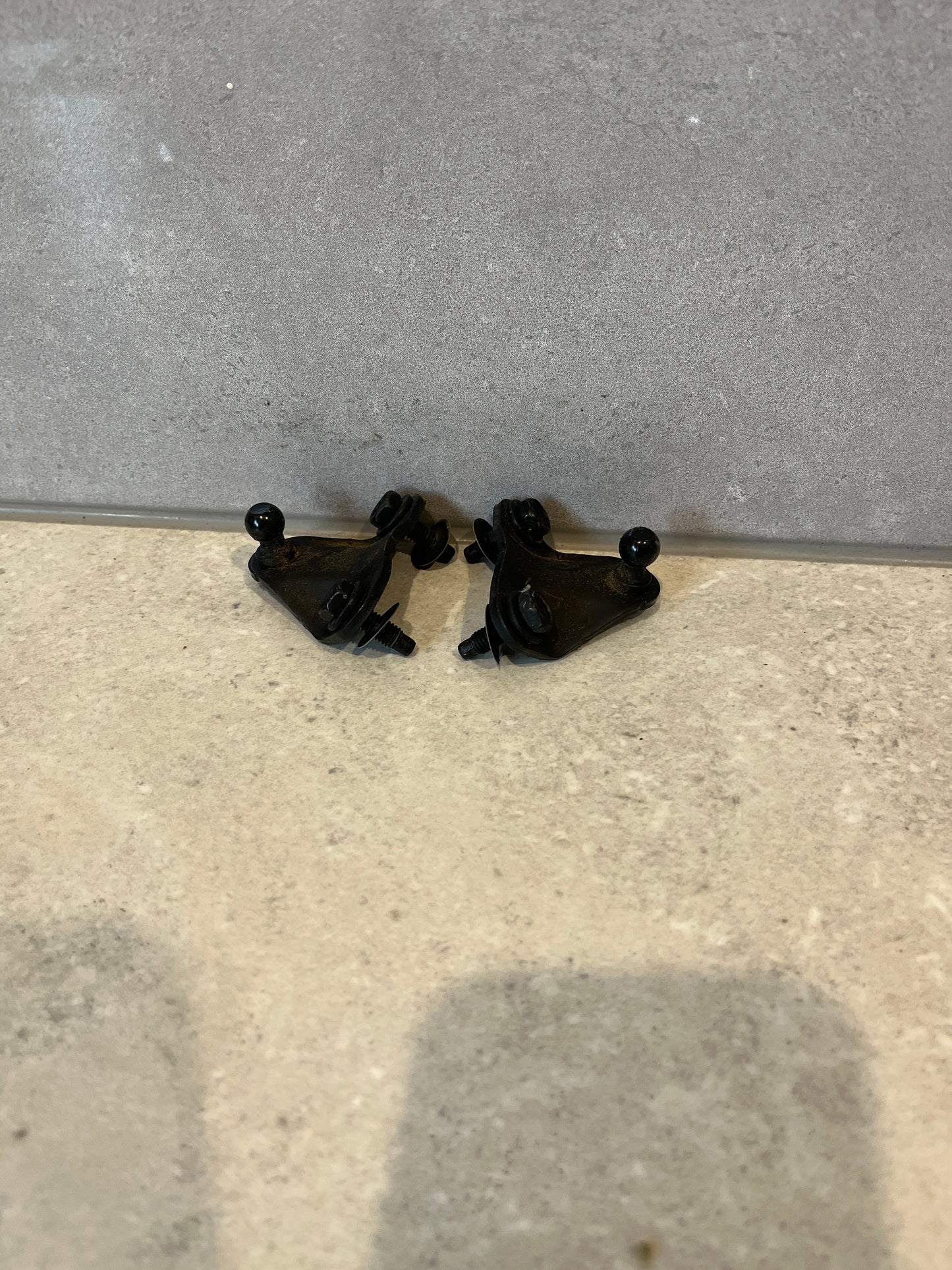 Nissan Leaf Rear Boot Gas strut mounts.