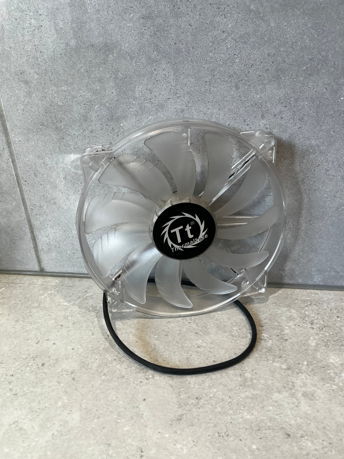 Thermaltake TT-2030- CL-F015-PL20BL-A 200mm Pure 20 Series Clear