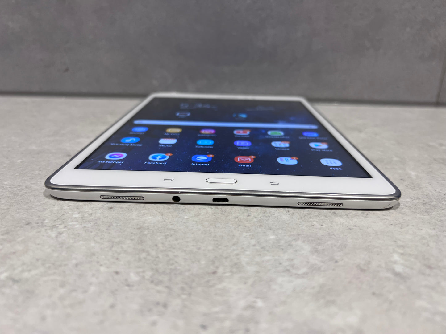 Samsung Galaxy Tab A SM-T550 16GB - Account Locked