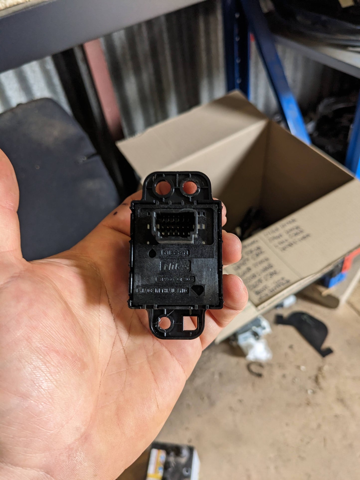 Nissan 25175-4BA0A Switch-Electric Parking Brake Nissan Leaf ZE1