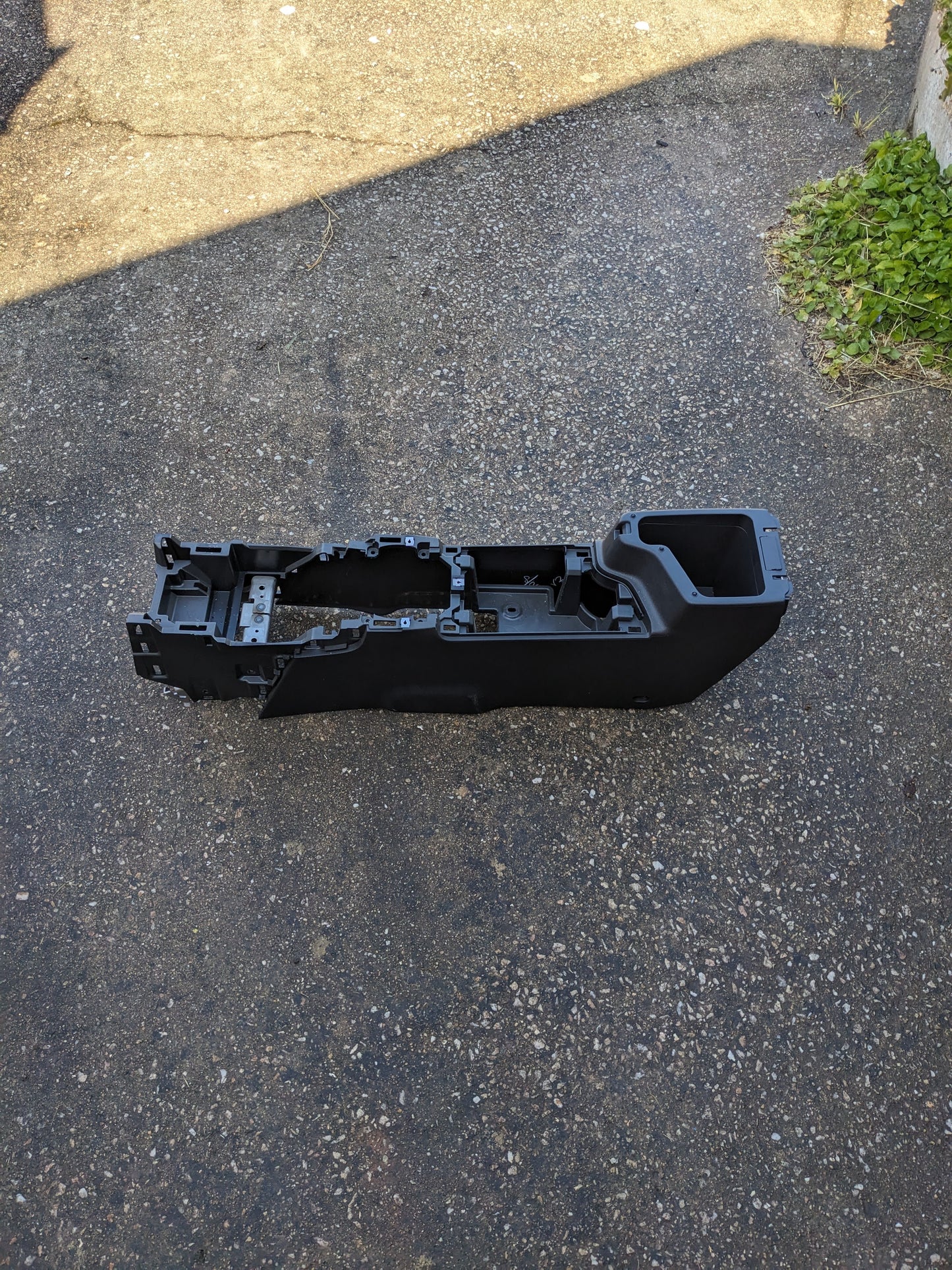 Nissan 96911-5SA0B Body-Console Nissan Leaf ZE1