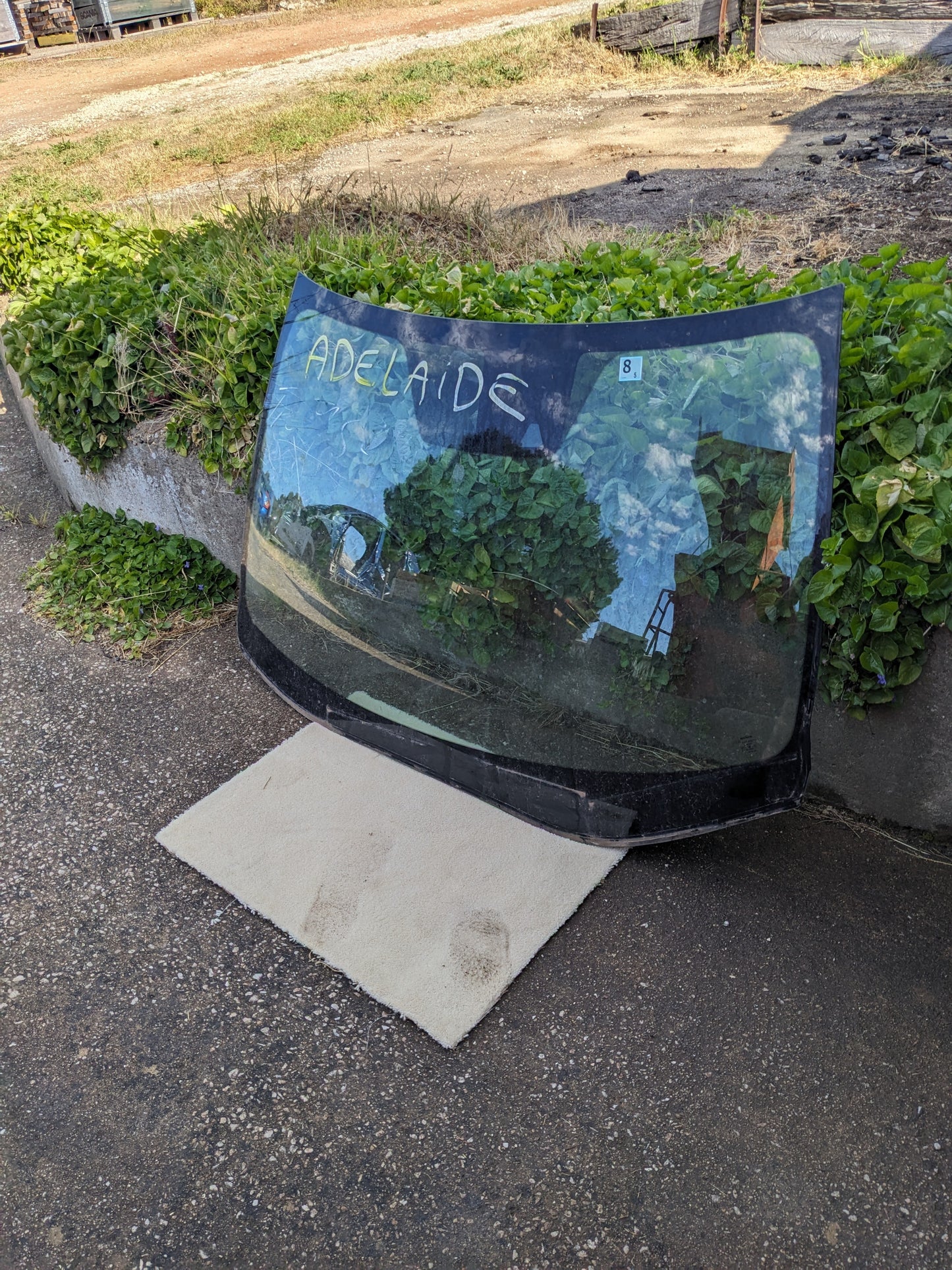 Nissan 72700-5SA1A Glass Windshield- COMPLETE Nissan Leaf ZE1