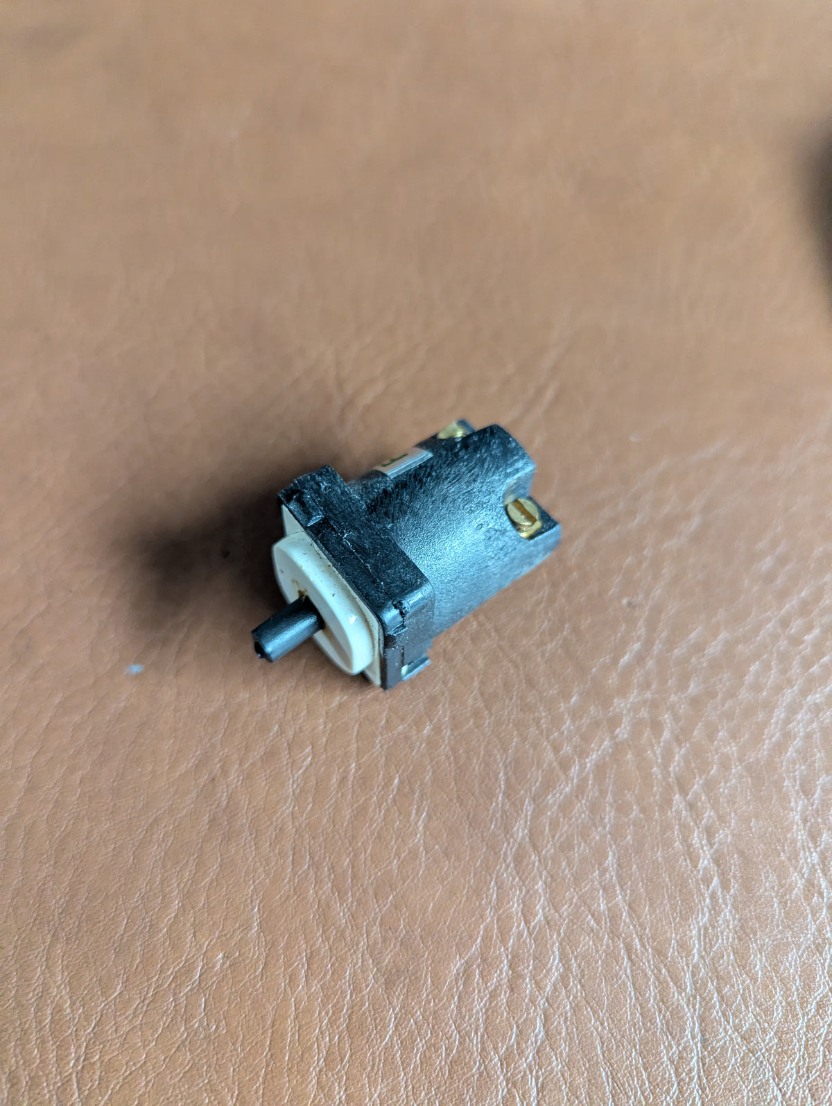 Fan Controller Mechanism (Less Capacitor) (Less Knob) 3 Speed 250V 3A